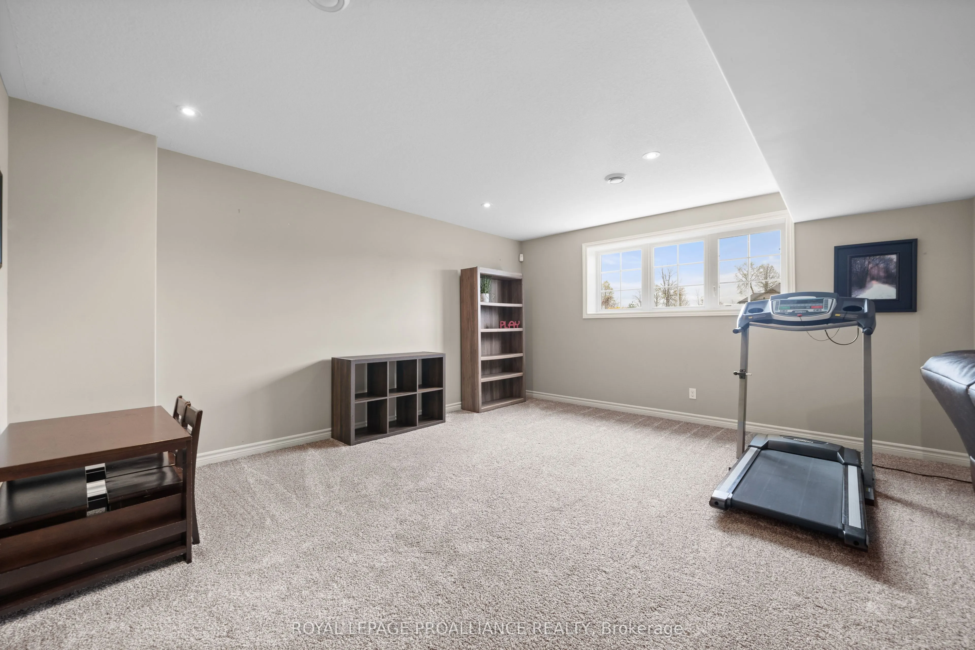 118 Gentlebreeze Drive