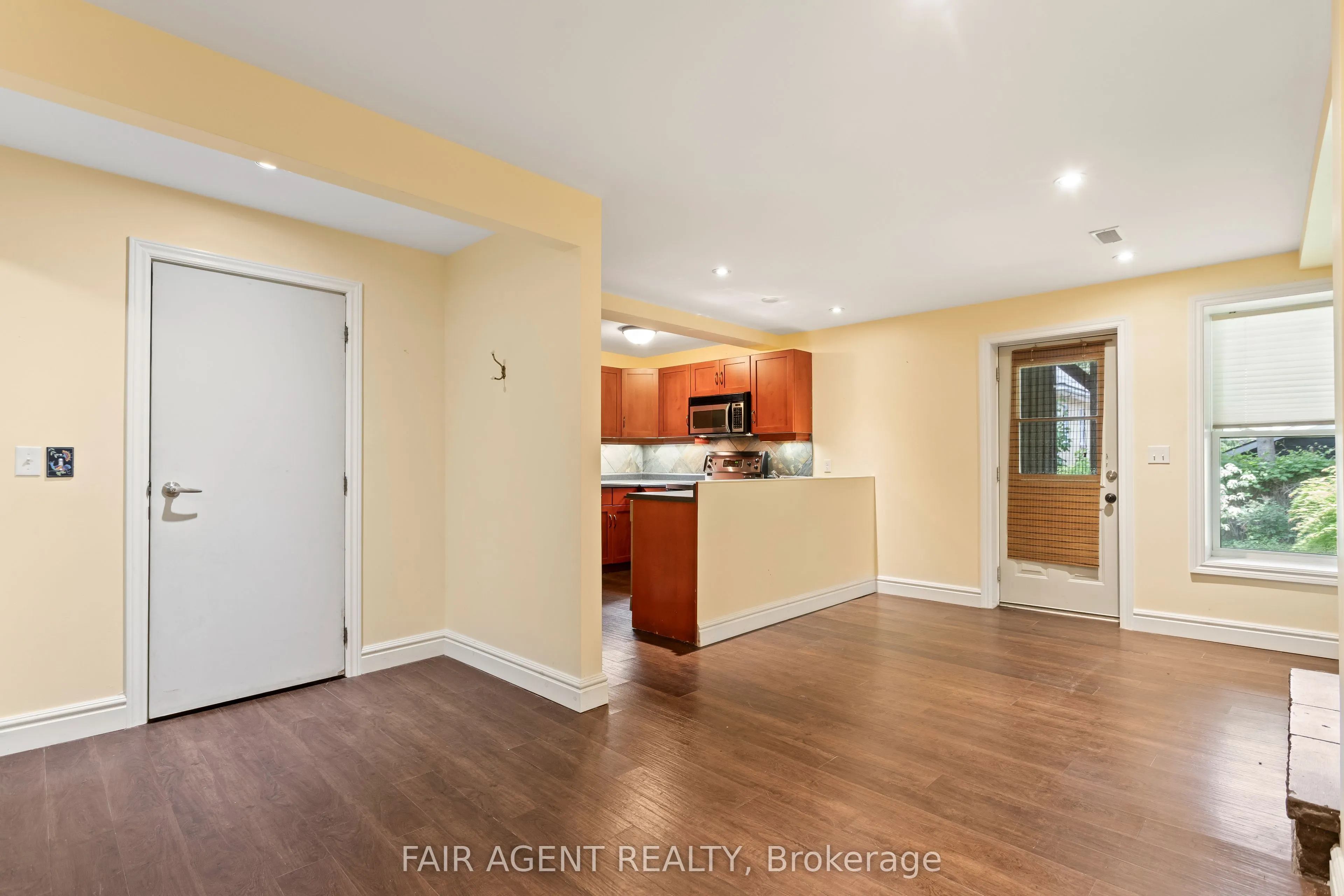 26 DALY Avenue