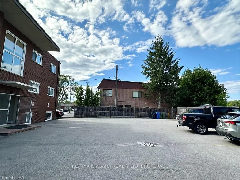 286 VINE Street, #2