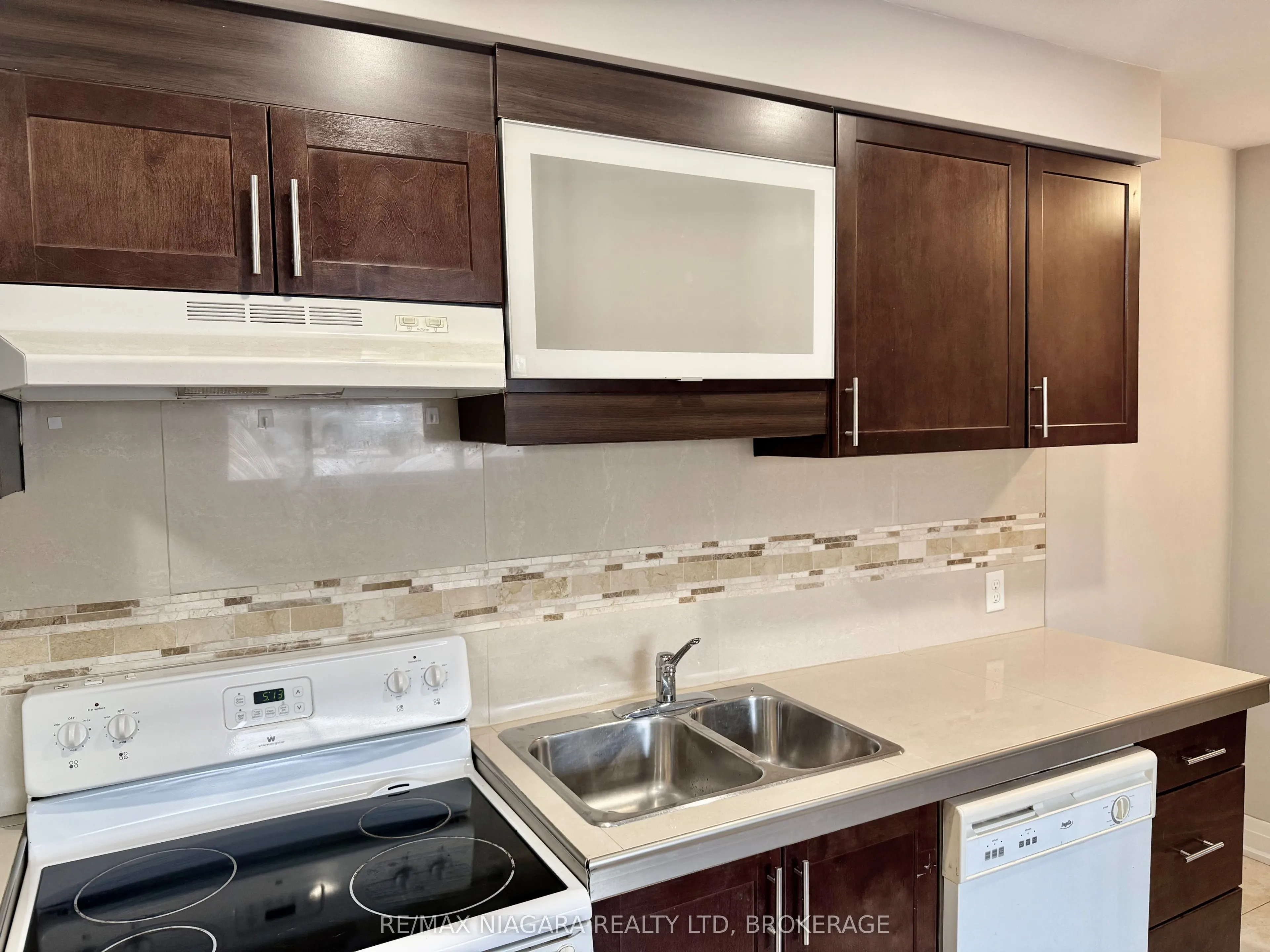 286 VINE Street, #2