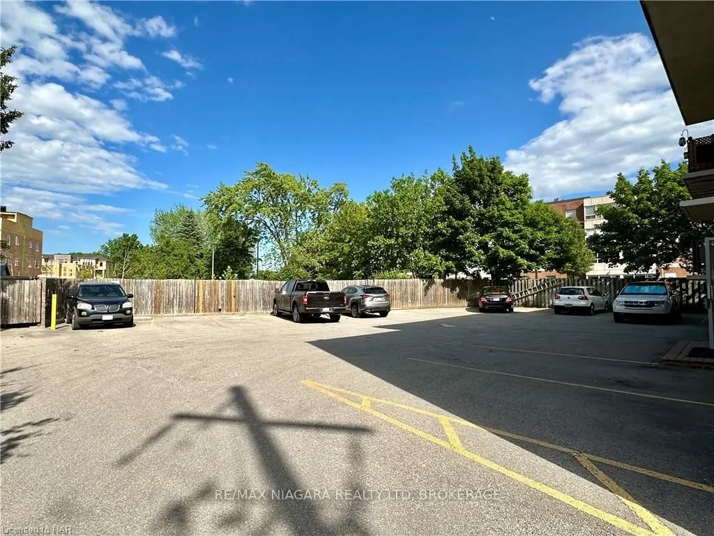 286 VINE Street, #2