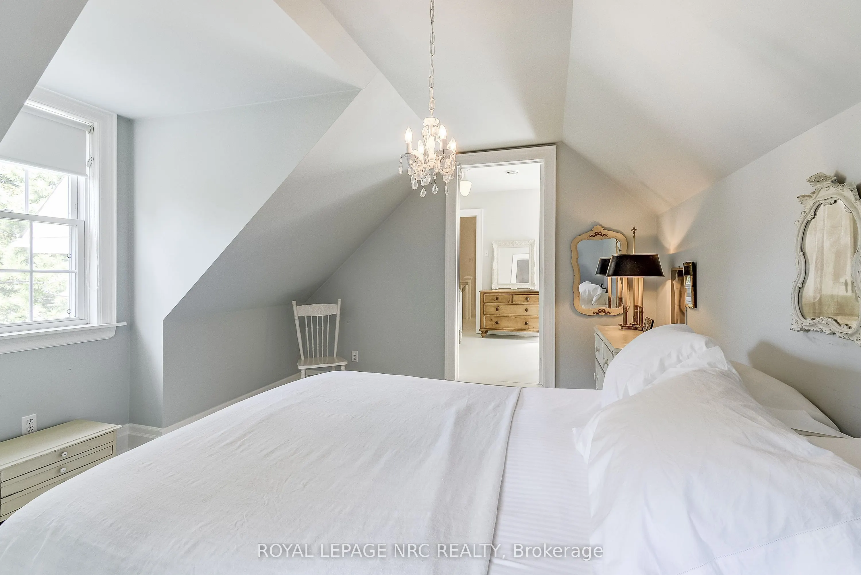 2 Pinehill Road
