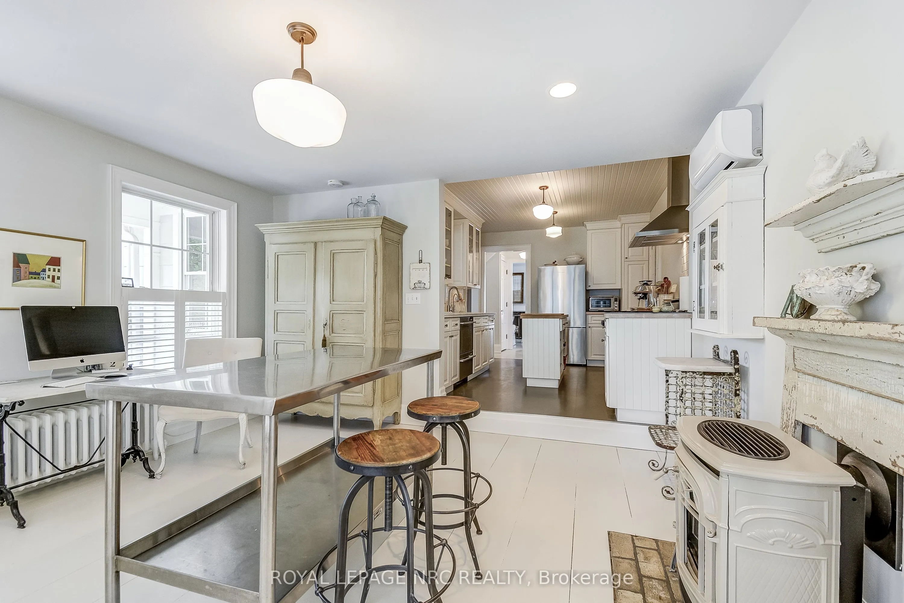 2 Pinehill Road