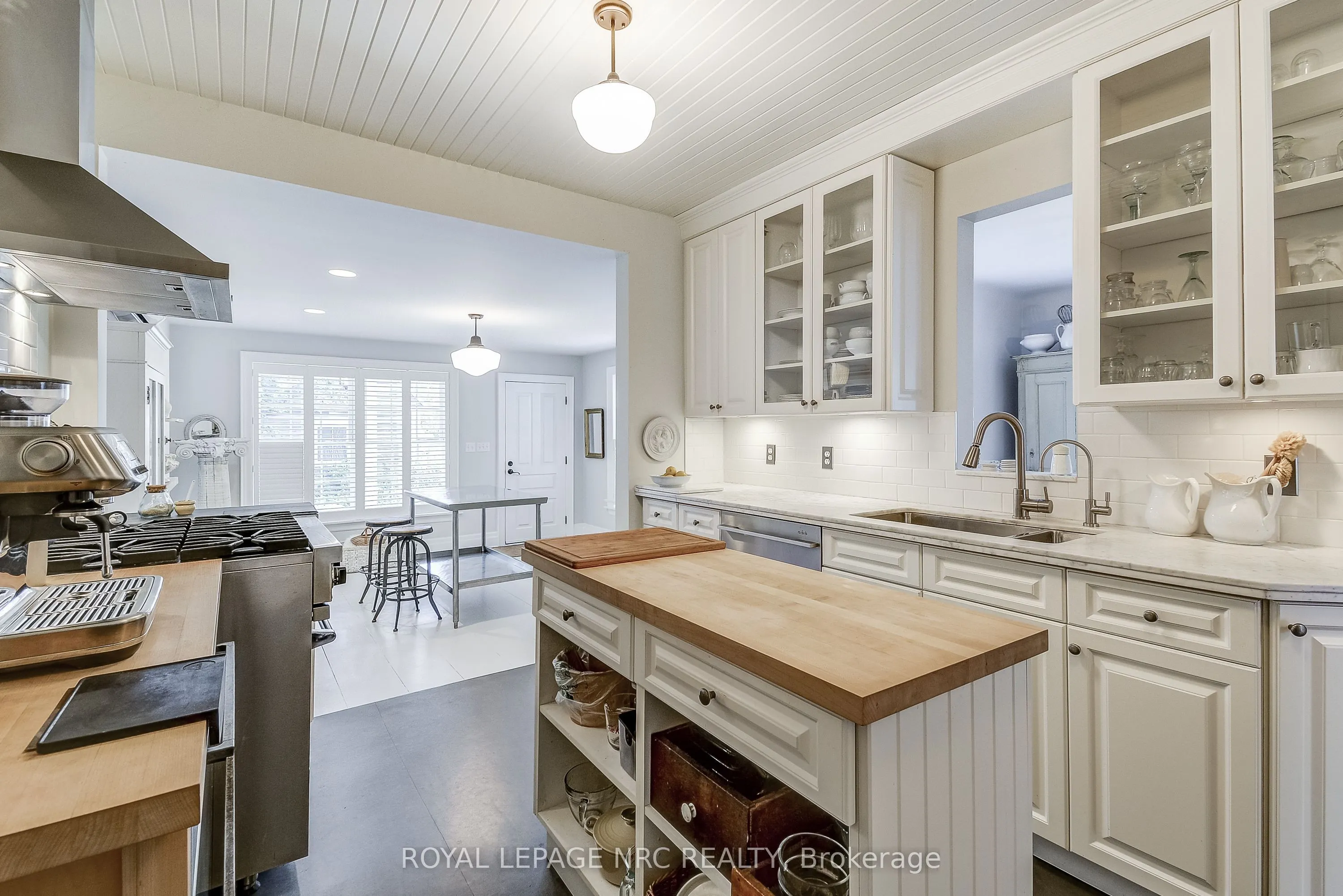 2 Pinehill Road