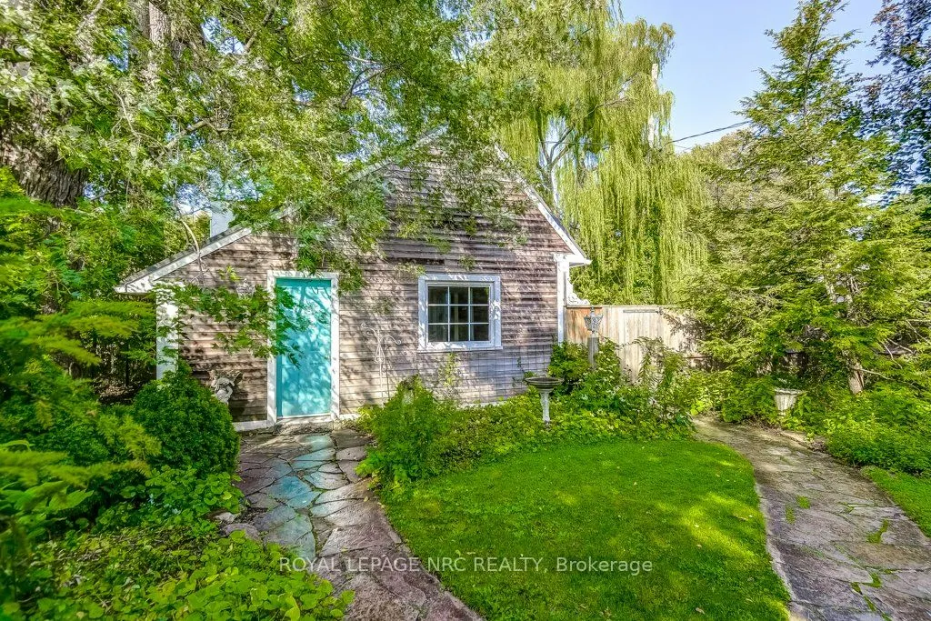 2 Pinehill Road