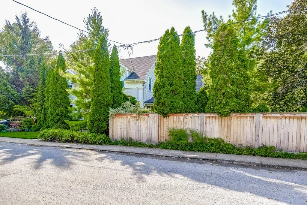 2 Pinehill Road