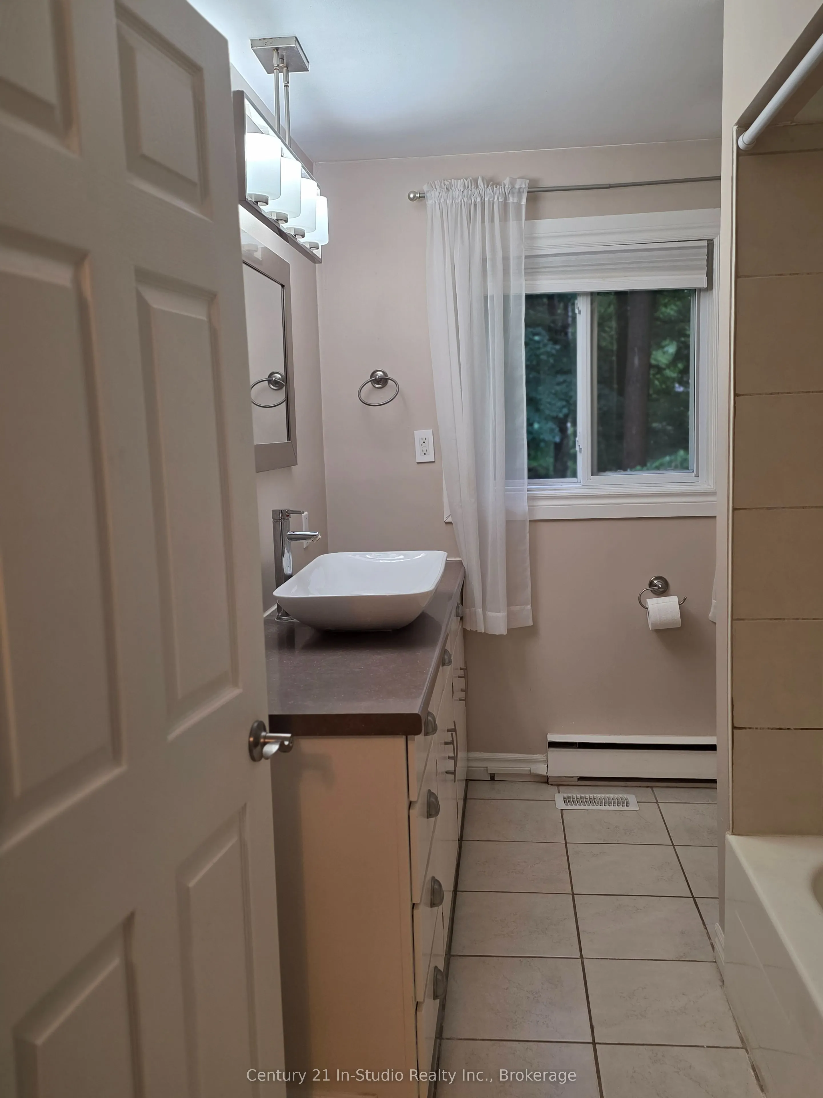 502 Ridgewood Road, #1