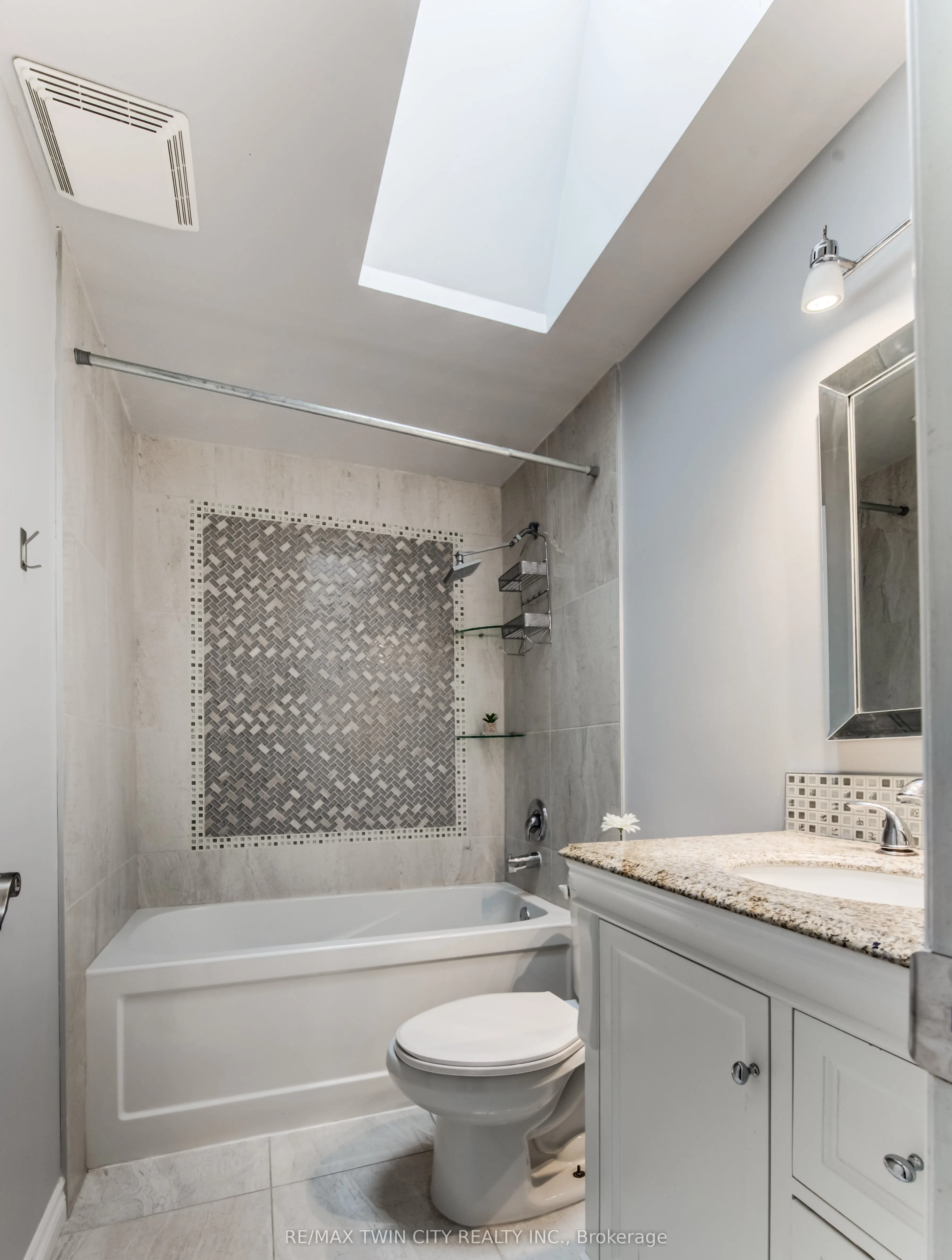 3 Westview Crescent, #Upper