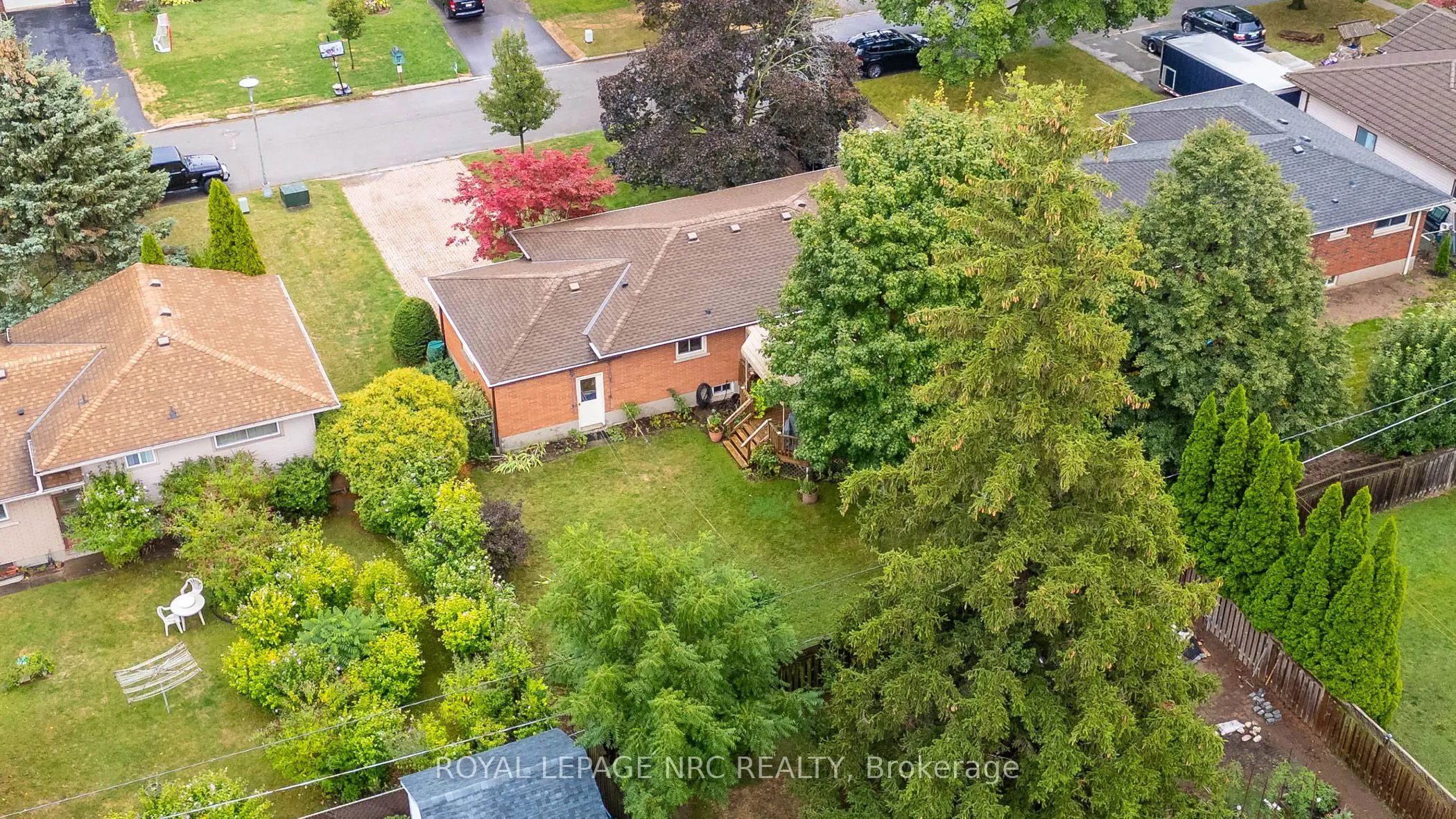 15 Monique Crescent