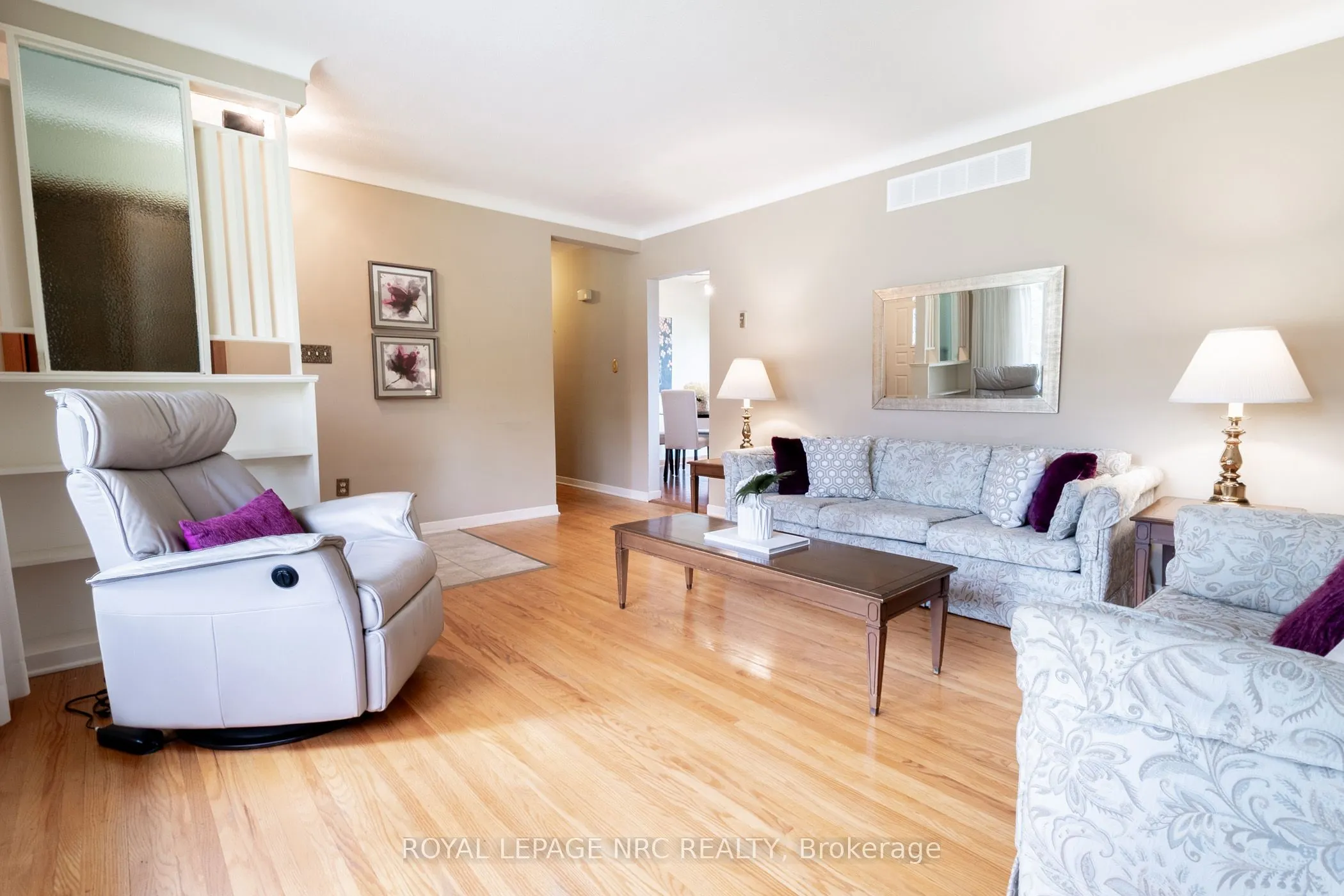 15 Monique Crescent