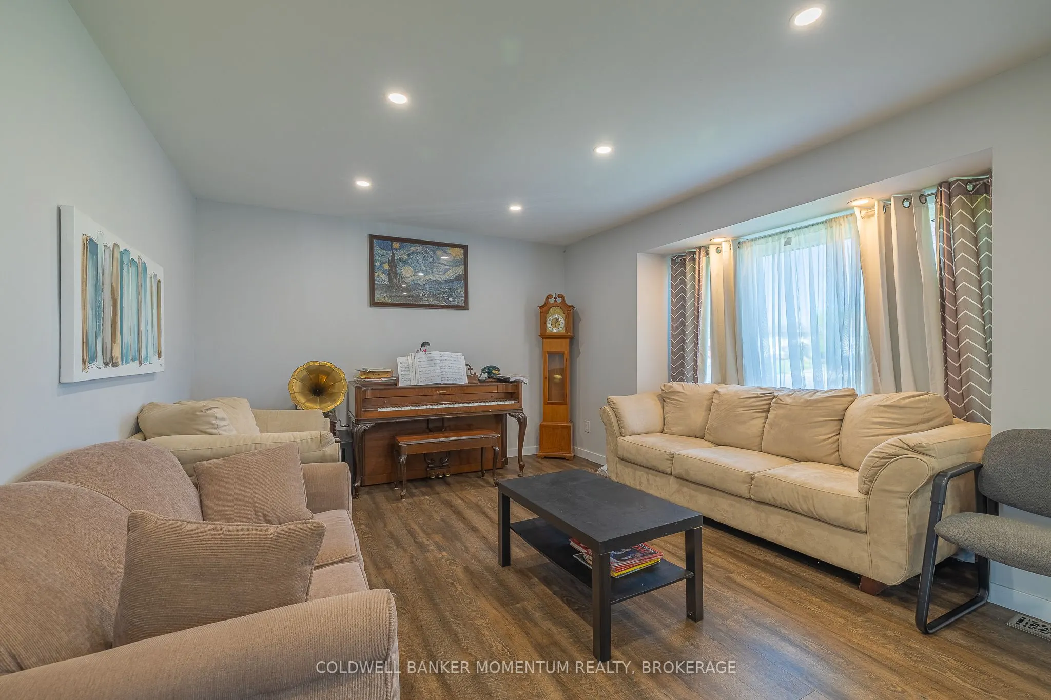 5412 HOUCK Drive