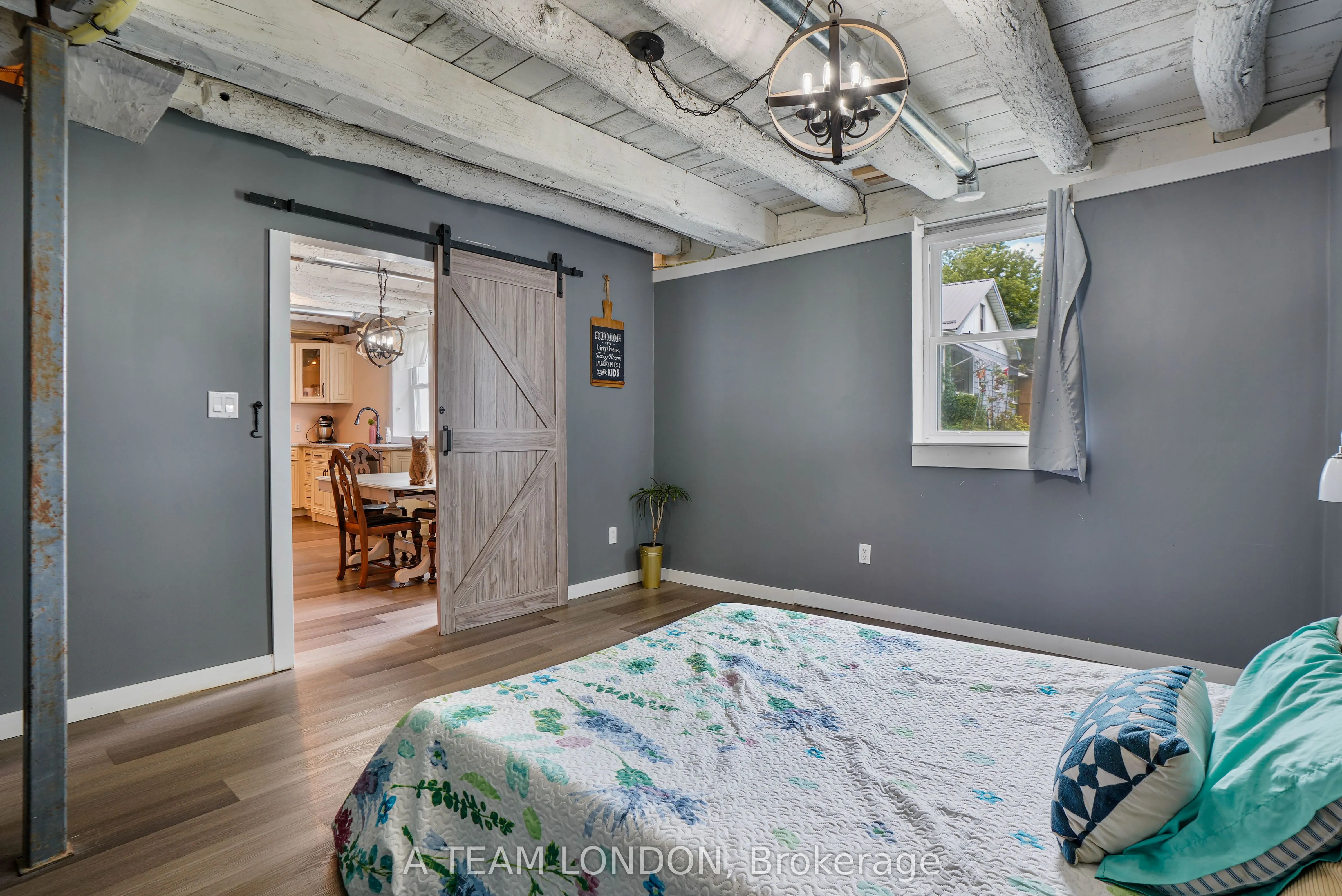 10096 Iona Road