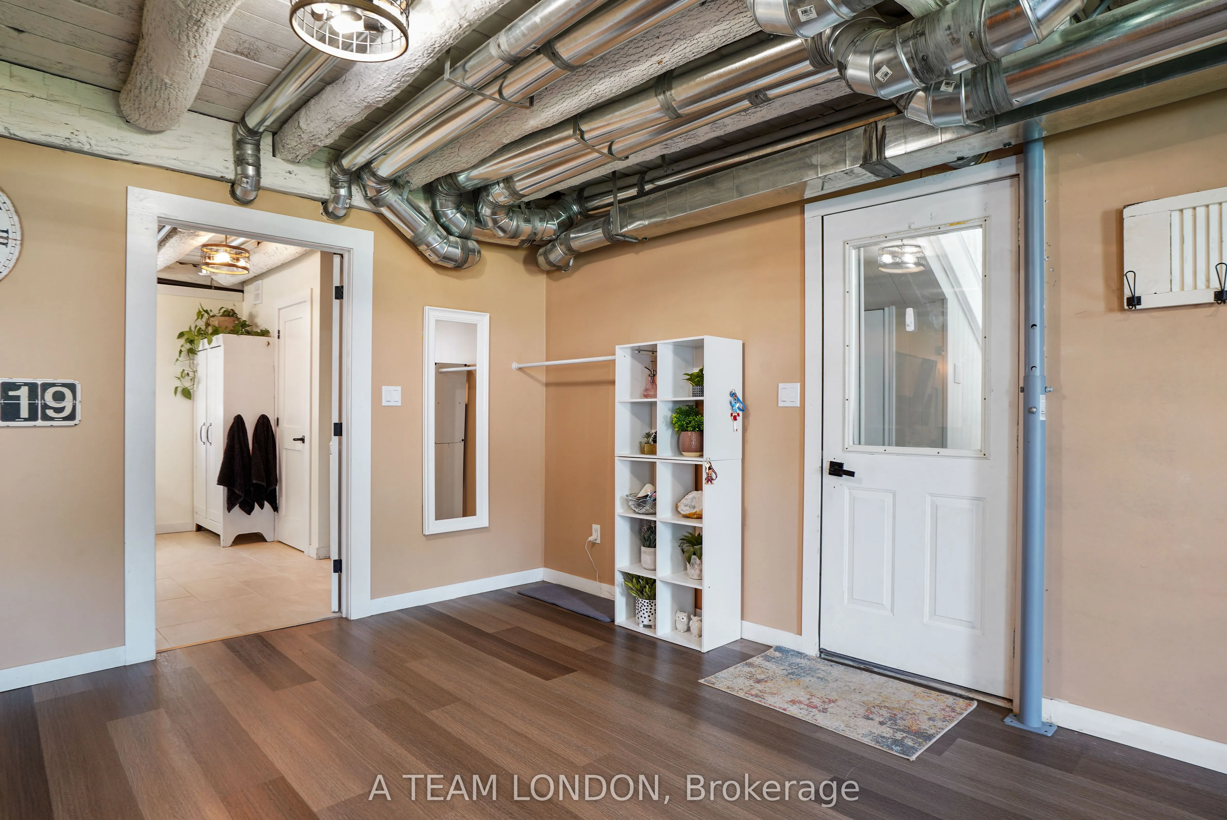 10096 Iona Road