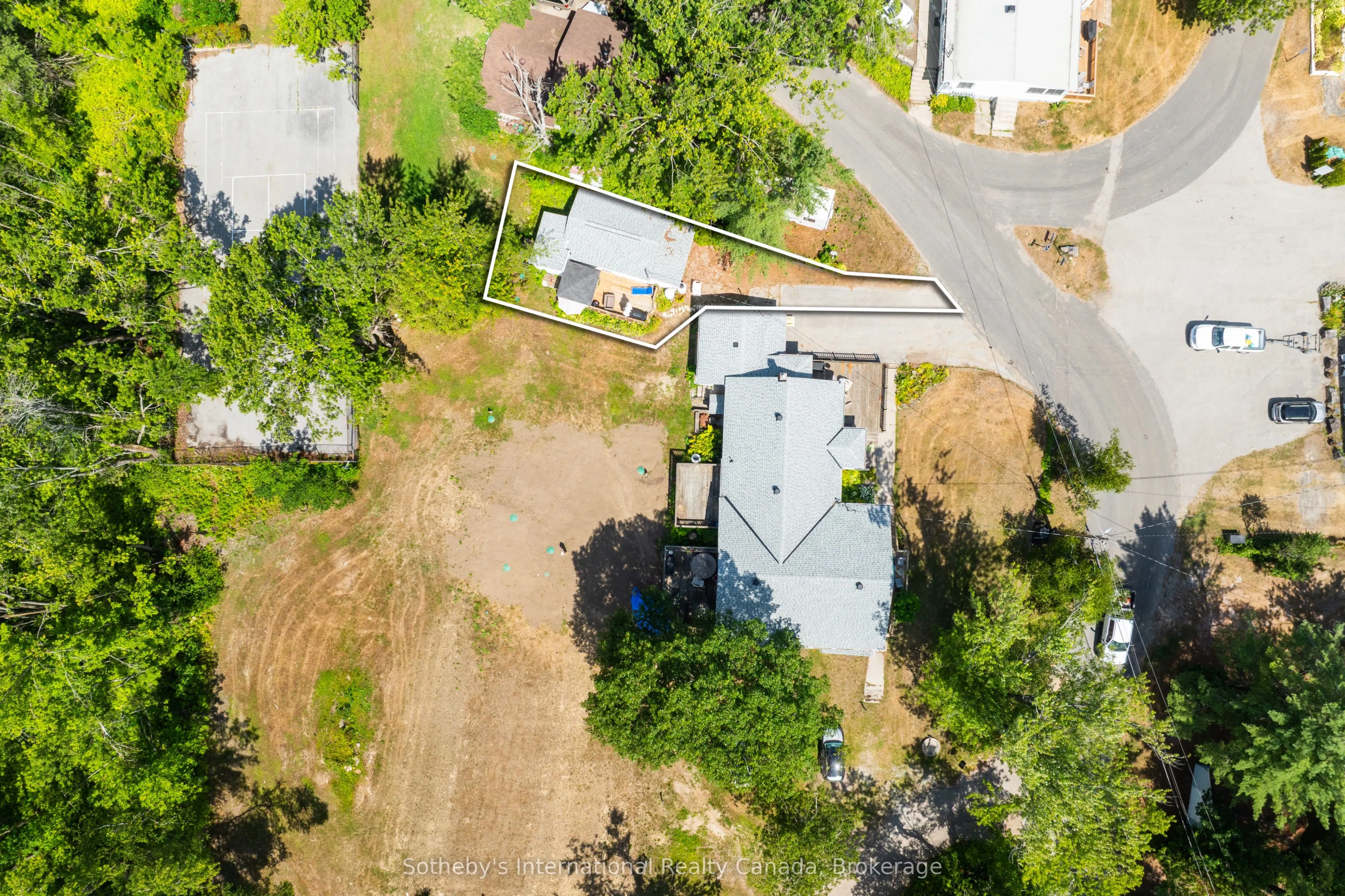 1118 South Kahshe Lake Road