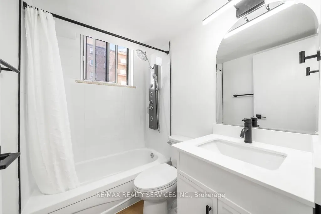 223 Jackson Street W, #808