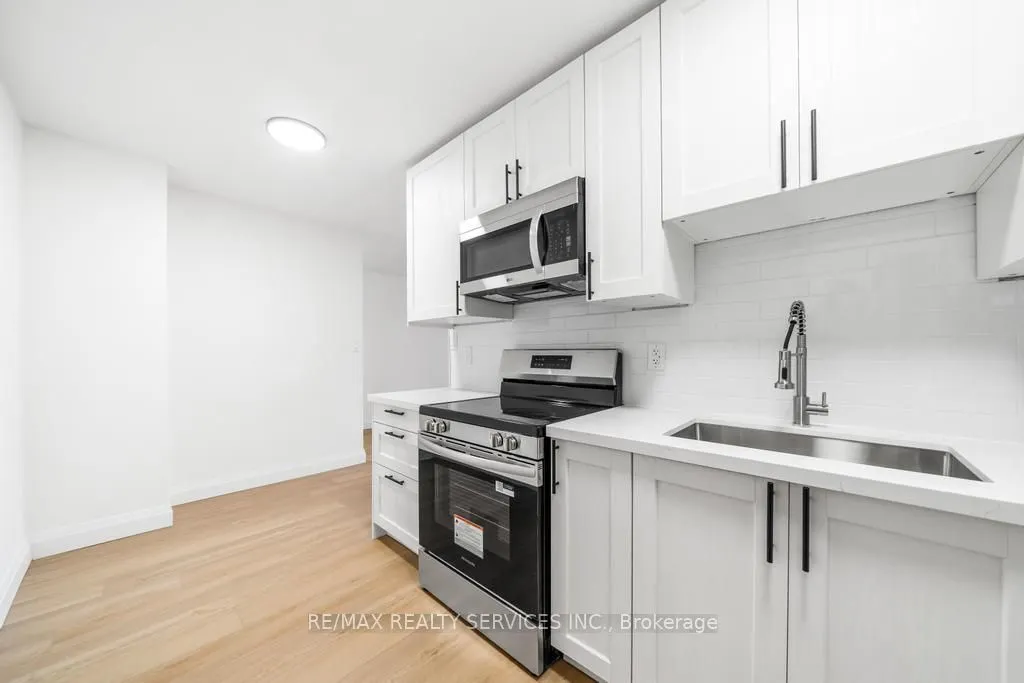 223 Jackson Street W, #808
