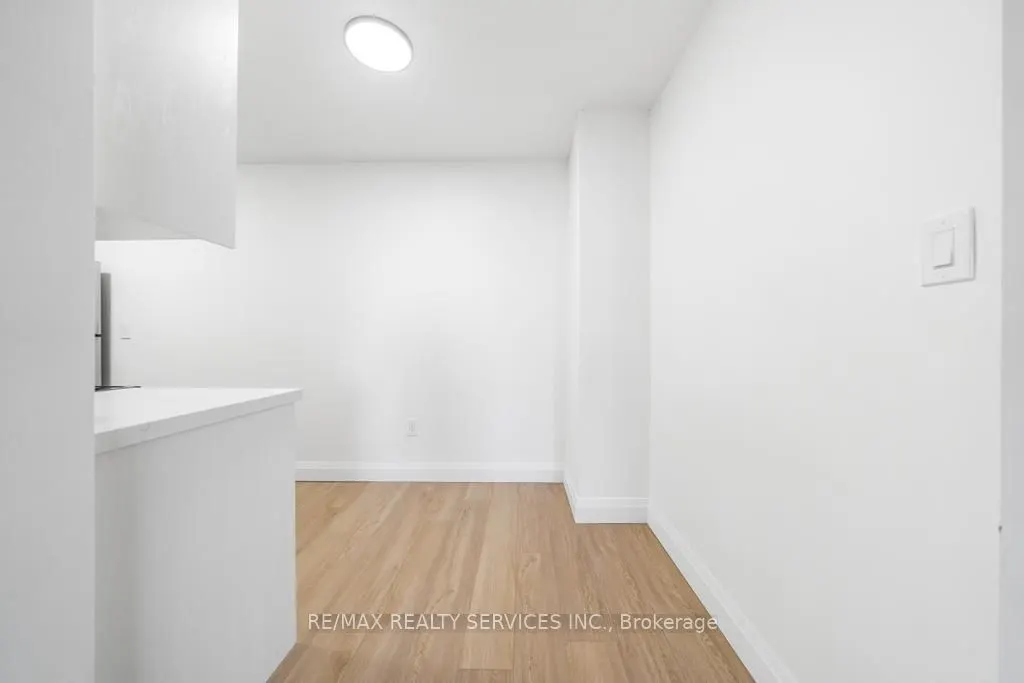 223 Jackson Street W, #808