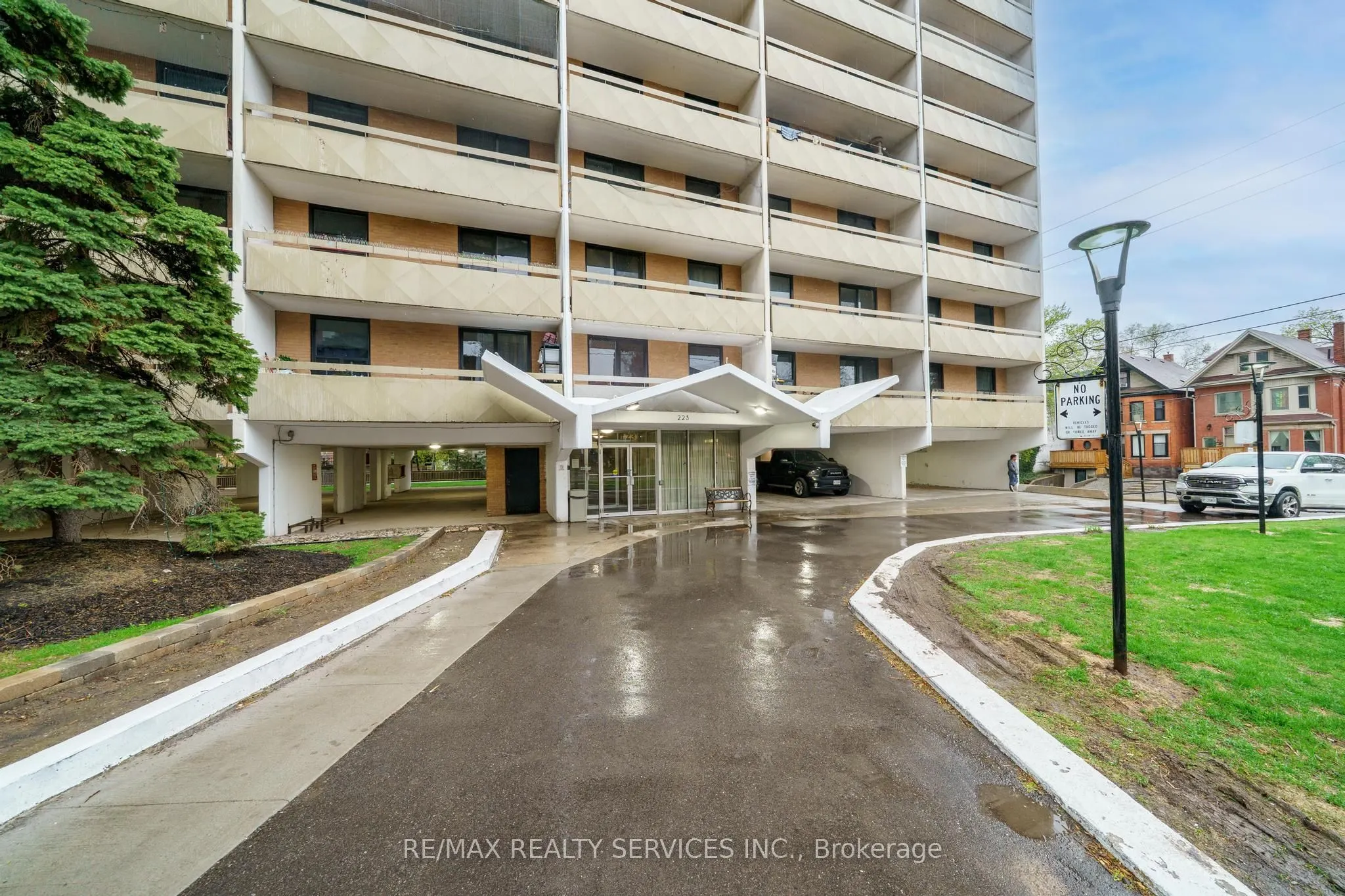 223 Jackson Street W, #808