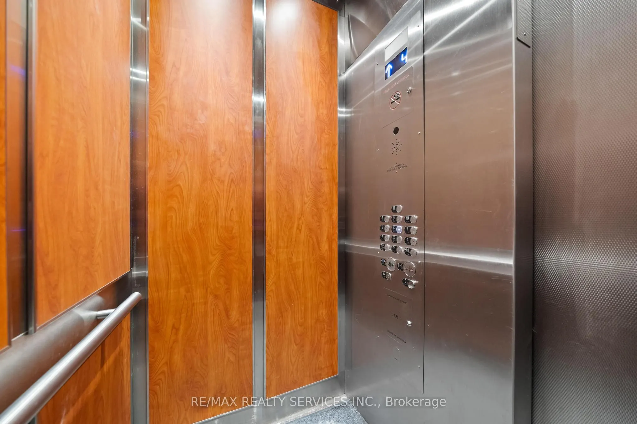 223 Jackson Street W, #808