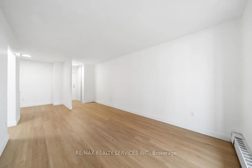 223 Jackson Street W, #808