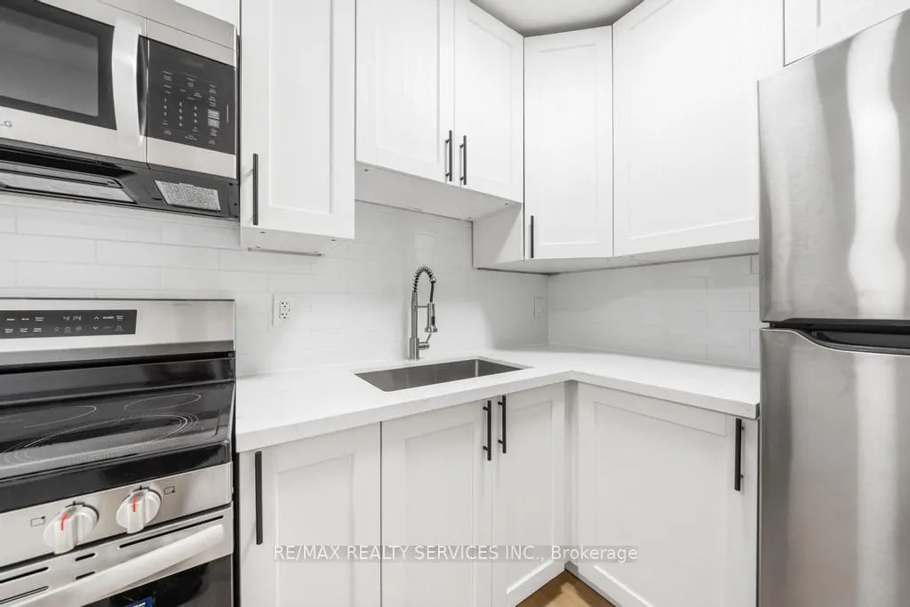 223 Jackson Street W, #808