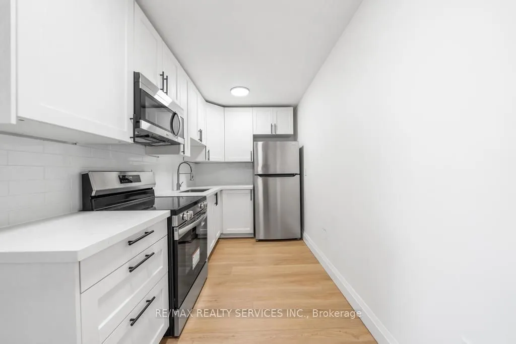 223 Jackson Street W, #808