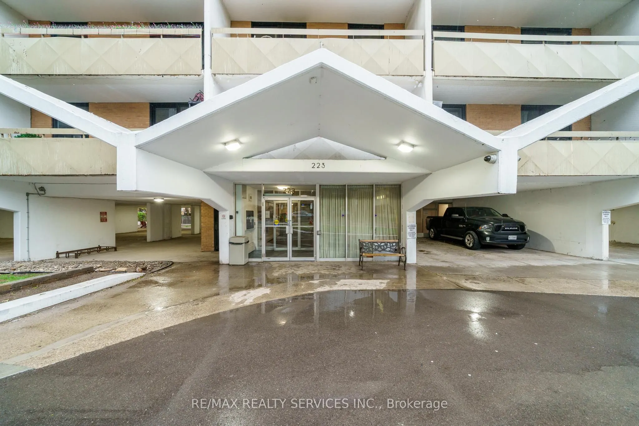 223 Jackson Street W, #808