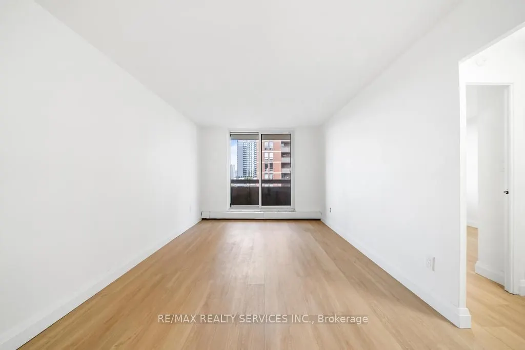 223 Jackson Street W, #808