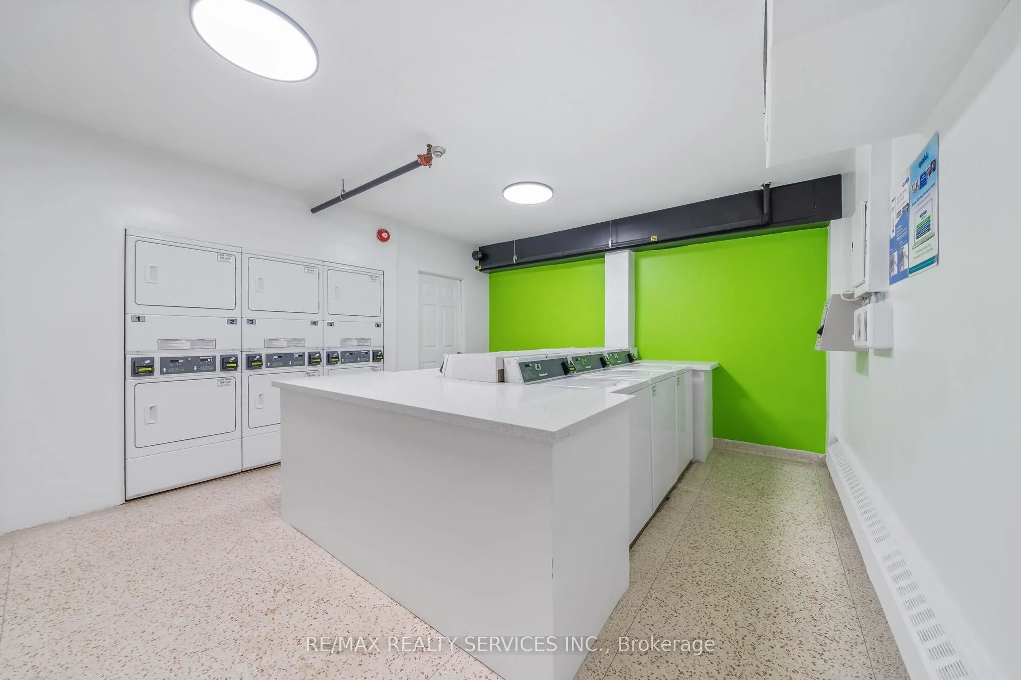 223 Jackson Street W, #808