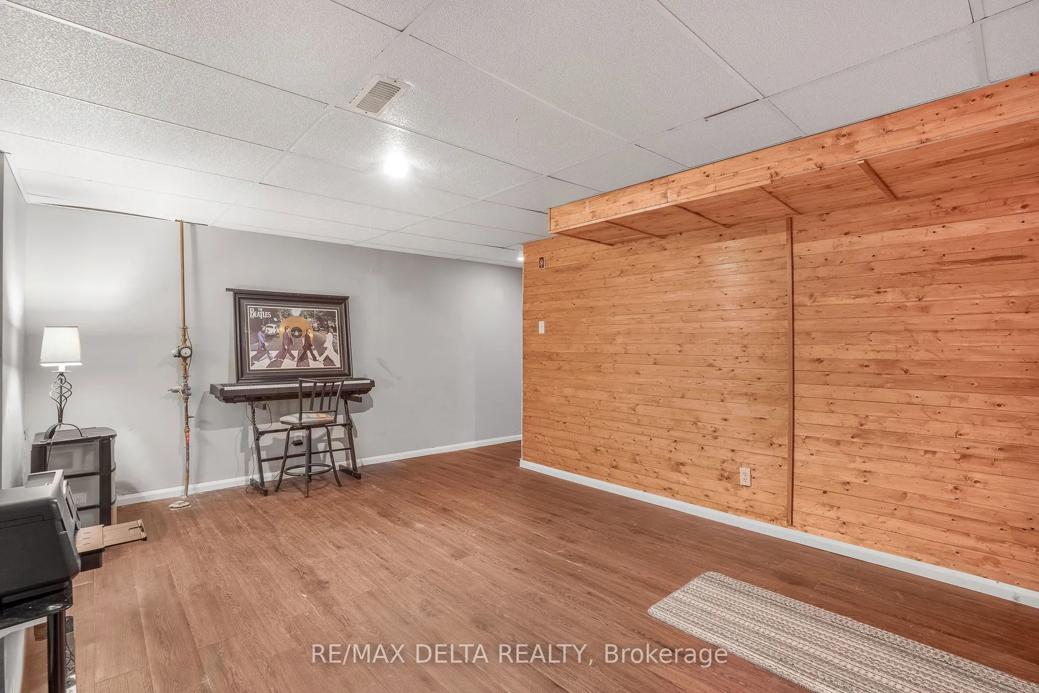 843 Nelson Street W
