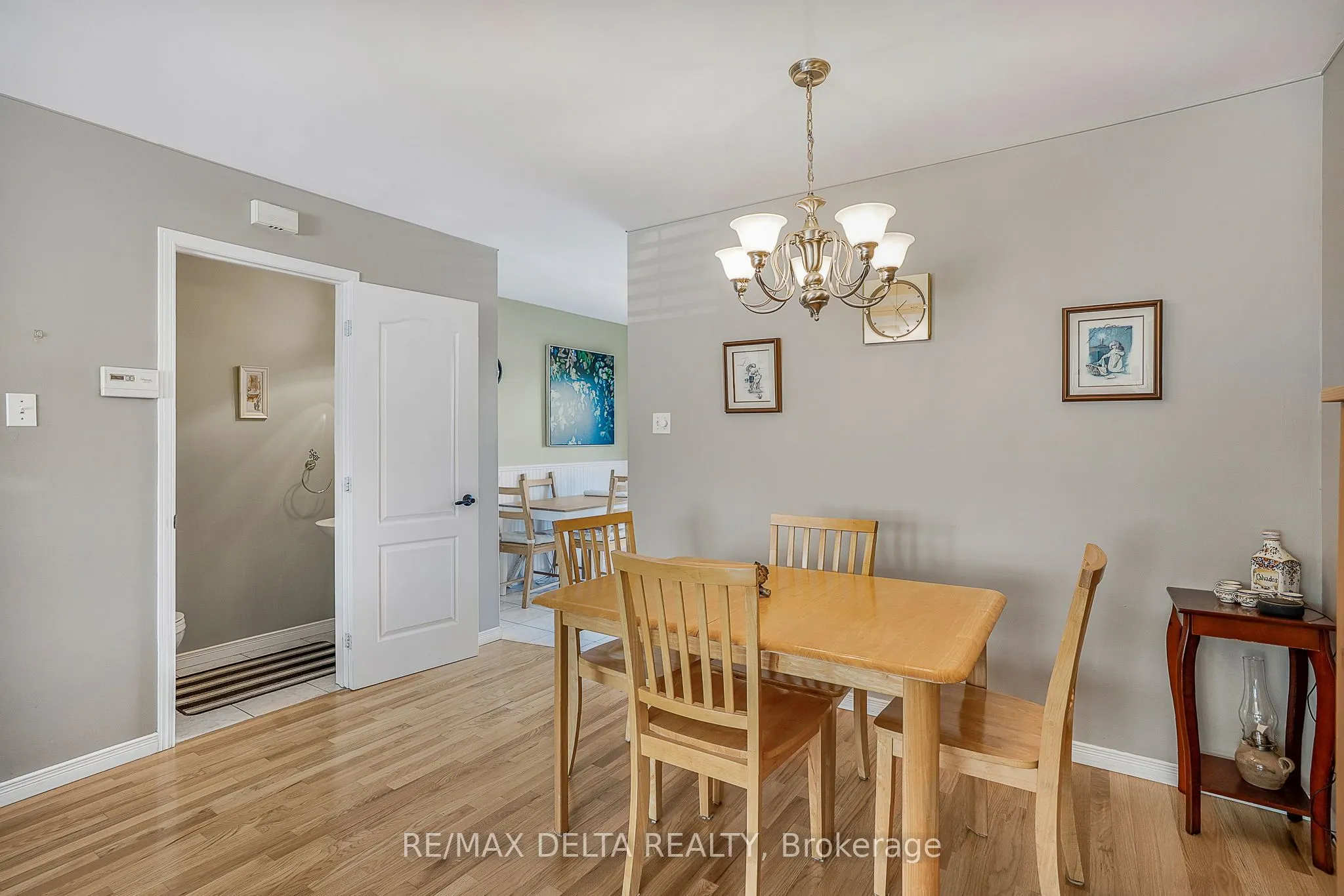 843 Nelson Street W