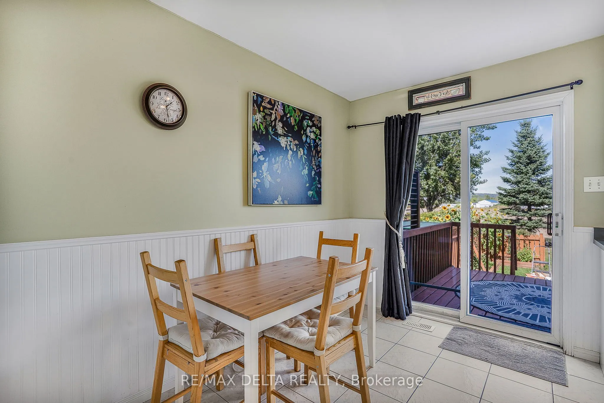 843 Nelson Street W