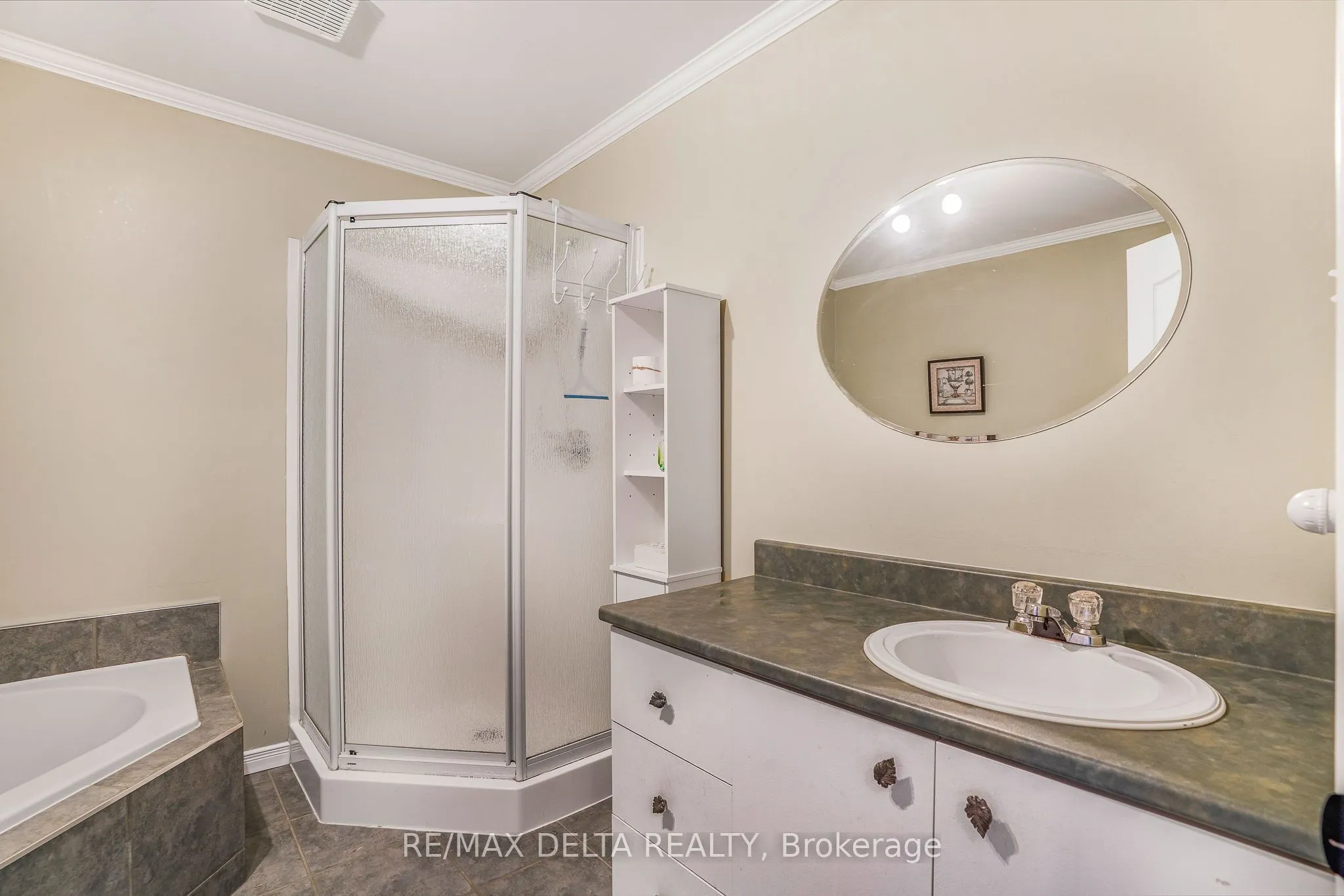 843 Nelson Street W