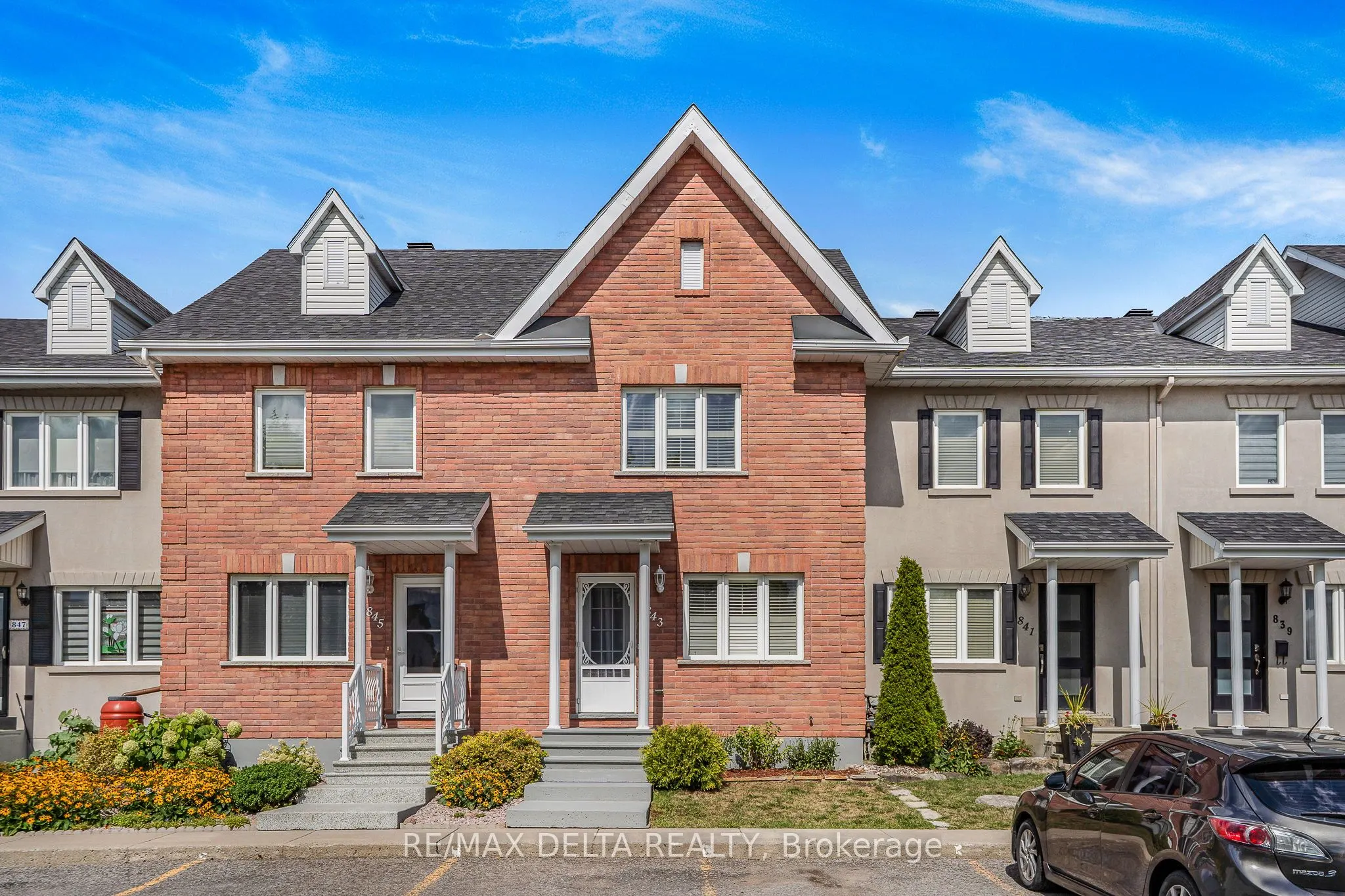 843 Nelson Street W