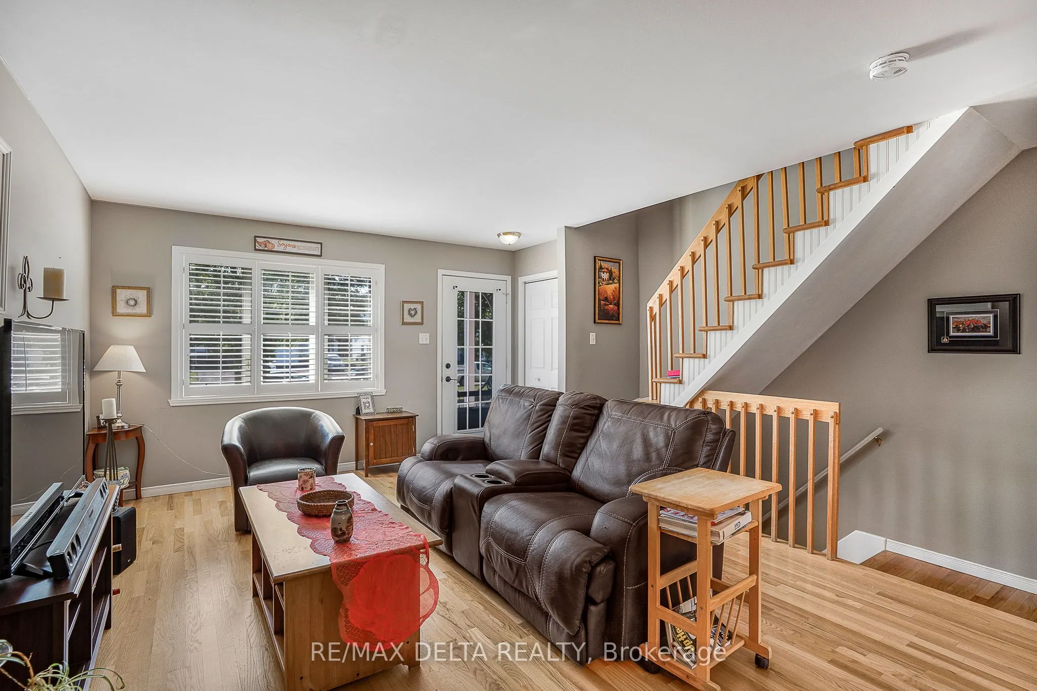 843 Nelson Street W