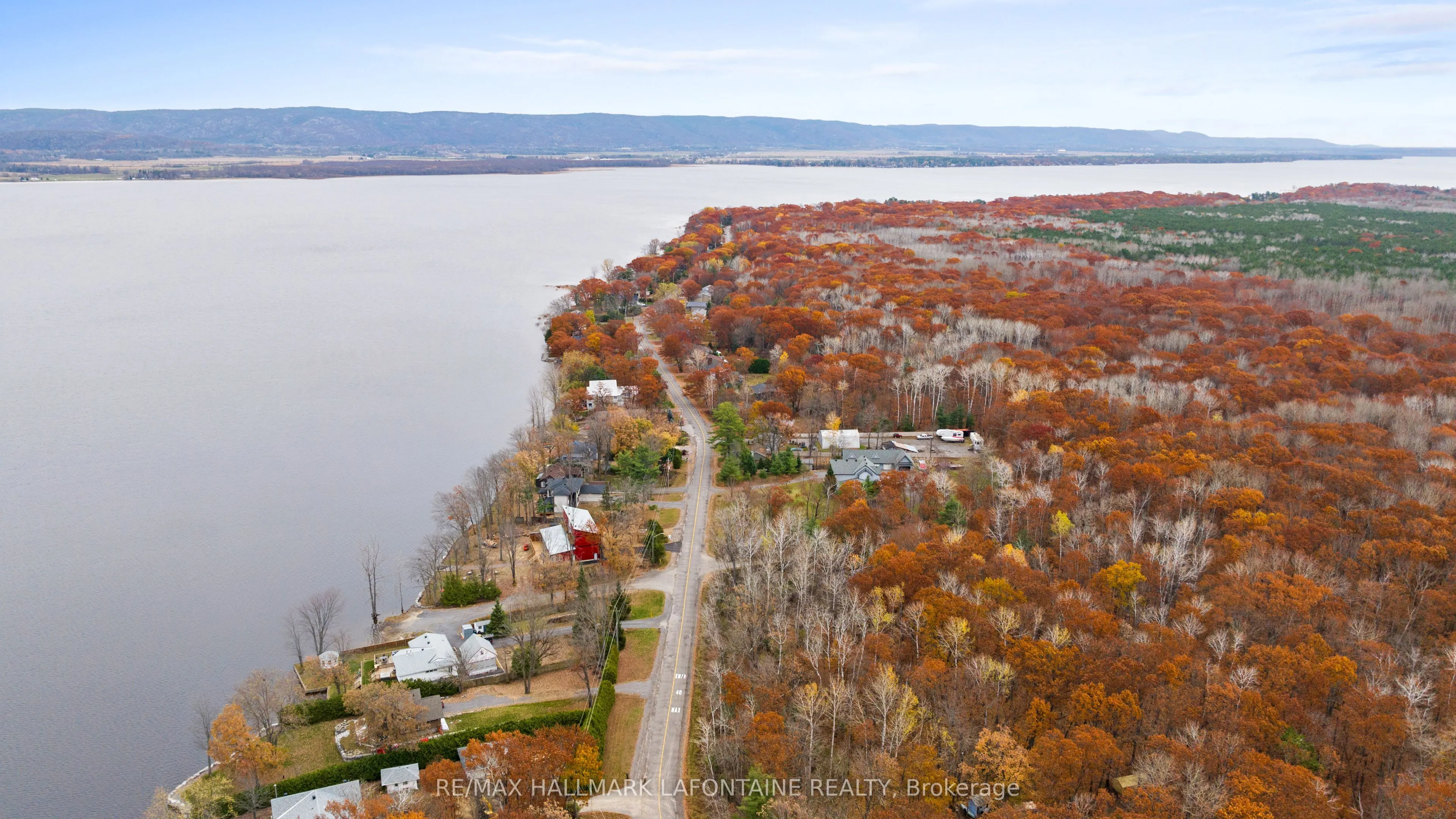 881 BAYVIEW Drive