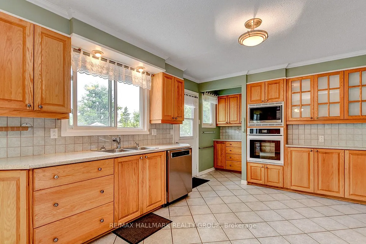 1134 Maisonneuve Street