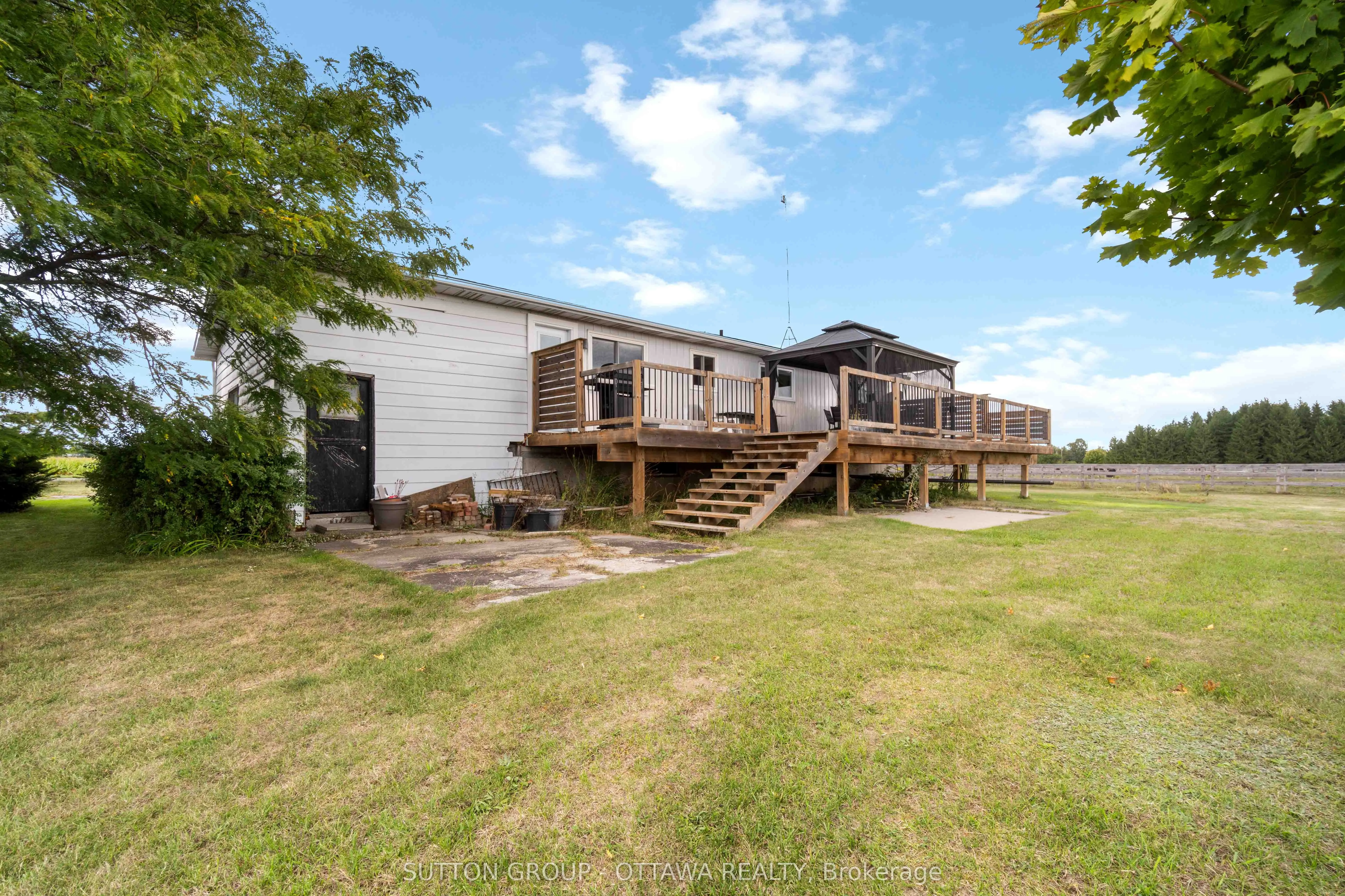 113 Taylor Road E