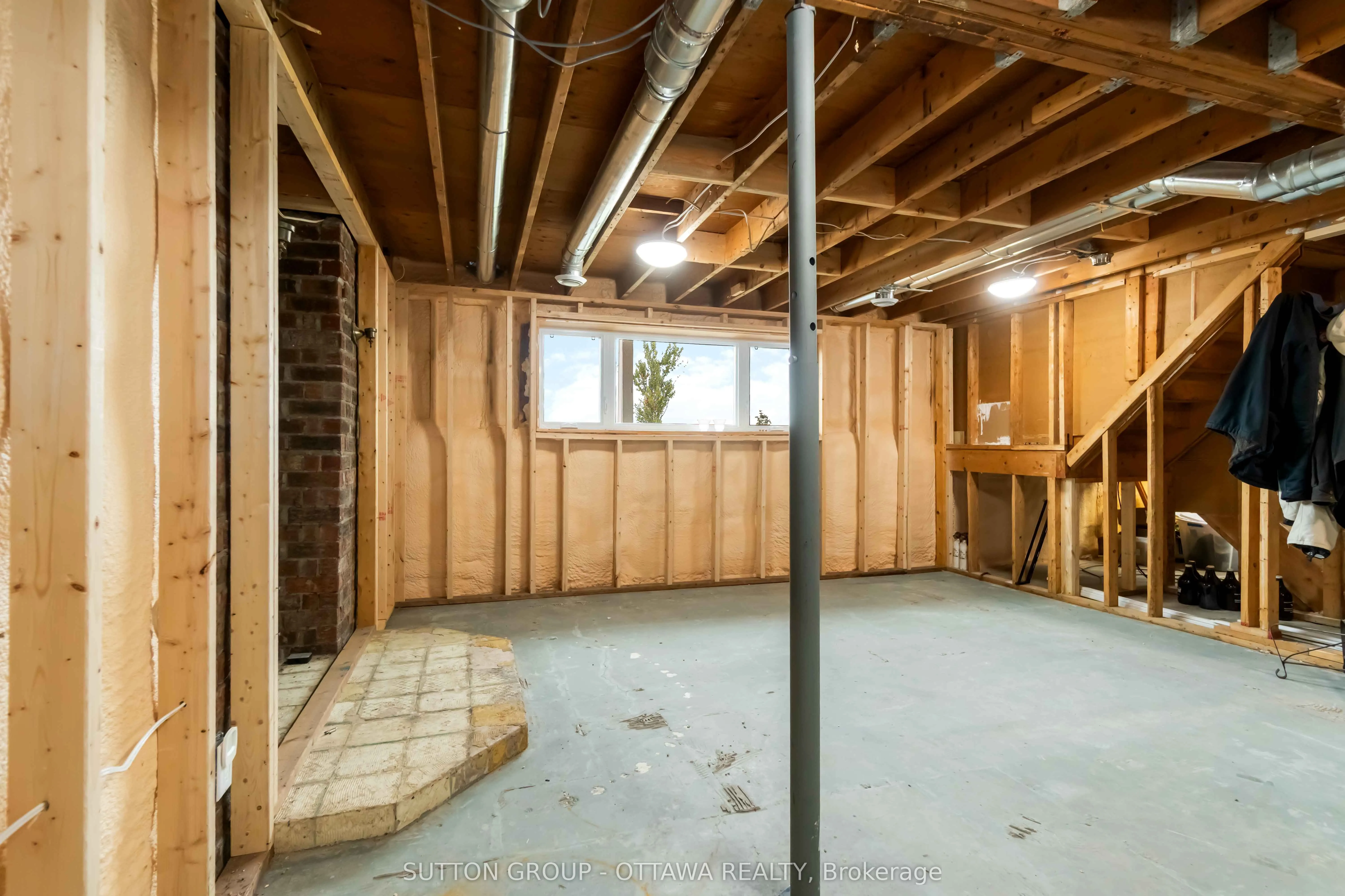 113 Taylor Road E