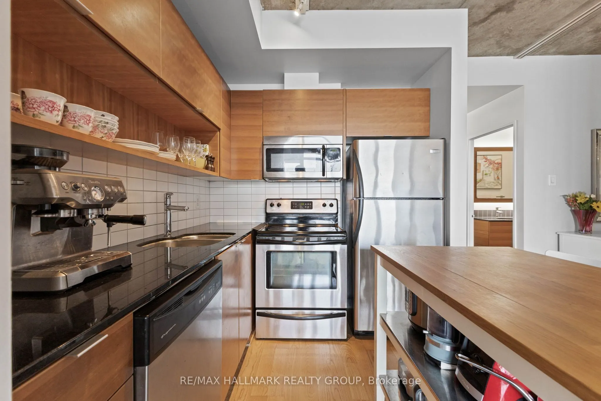 324 Laurier Avenue W, #2105