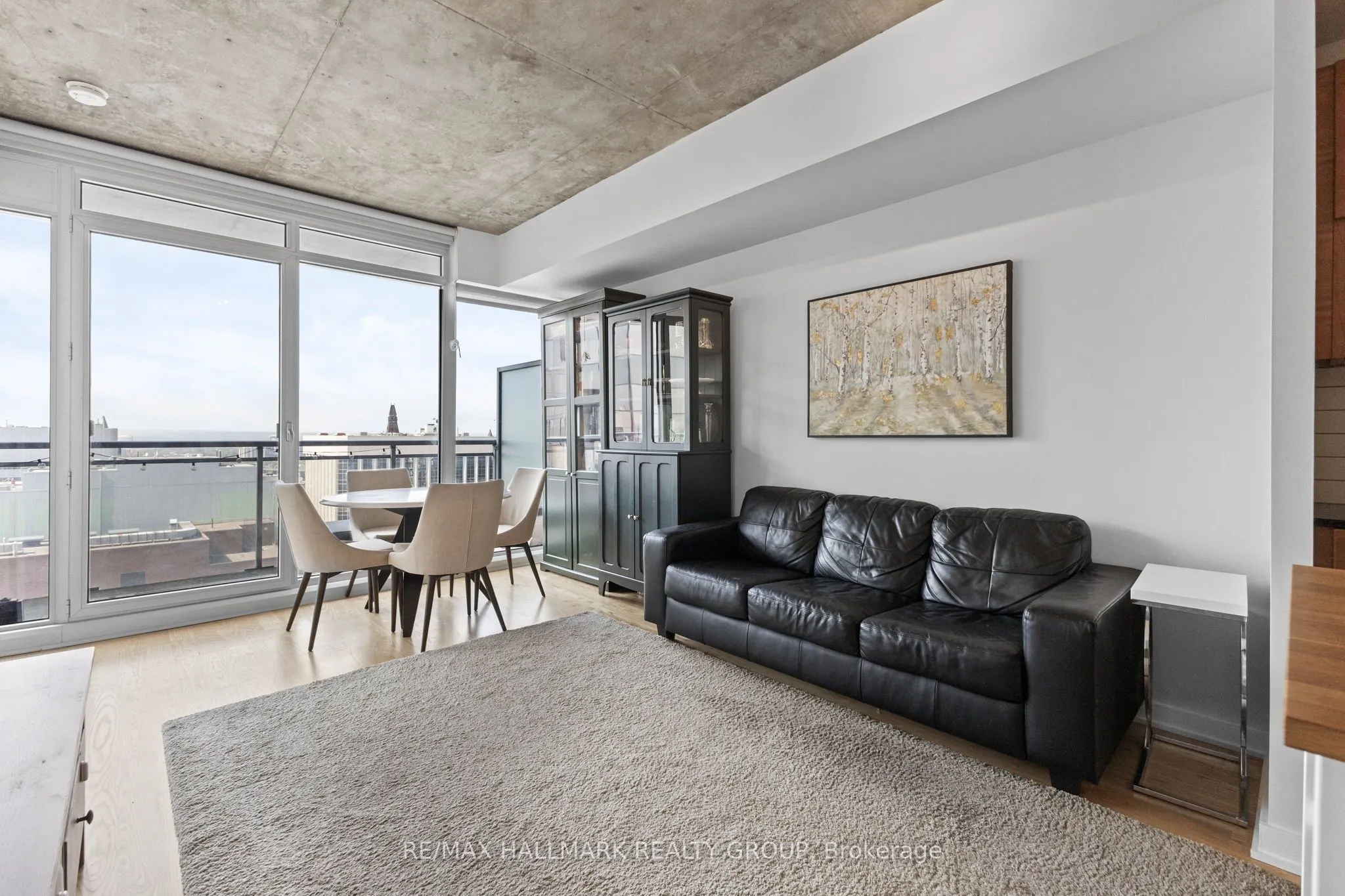 324 Laurier Avenue W, #2105
