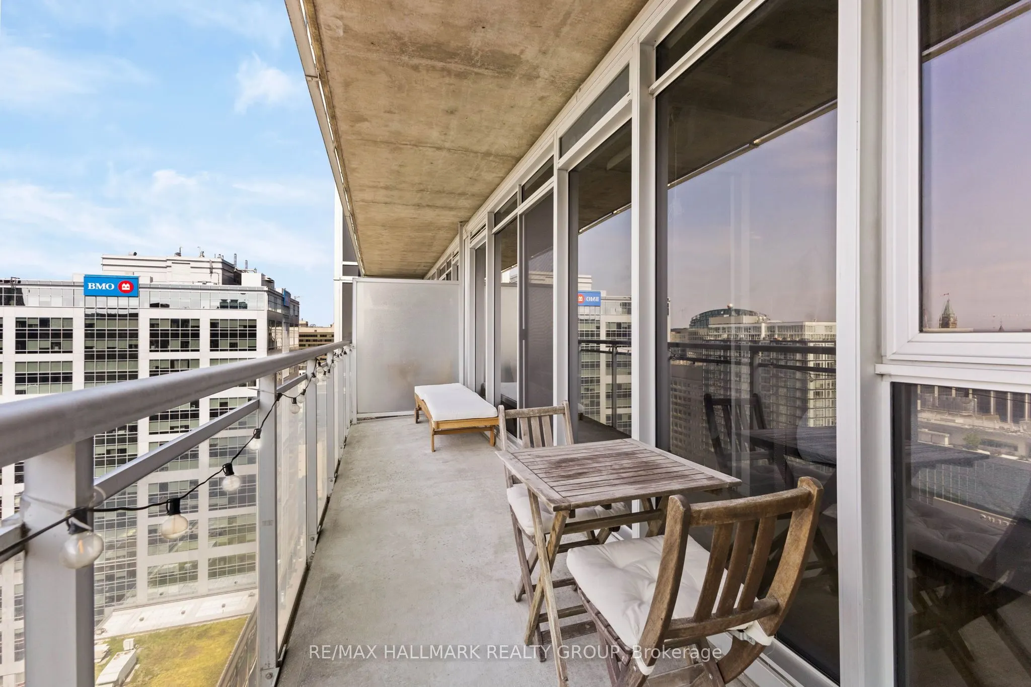 324 Laurier Avenue W, #2105