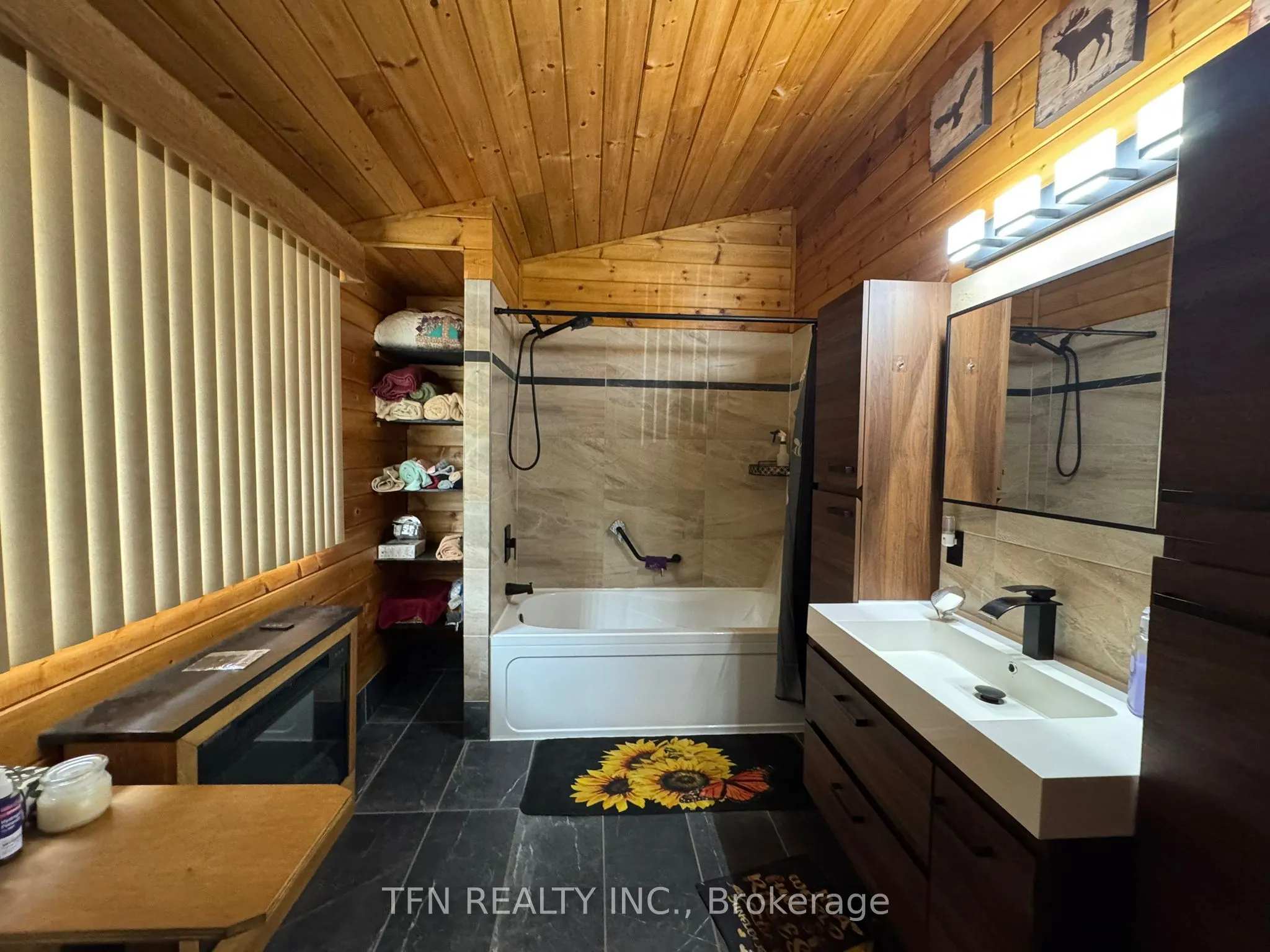 110 Machar Strong Boundary Road W