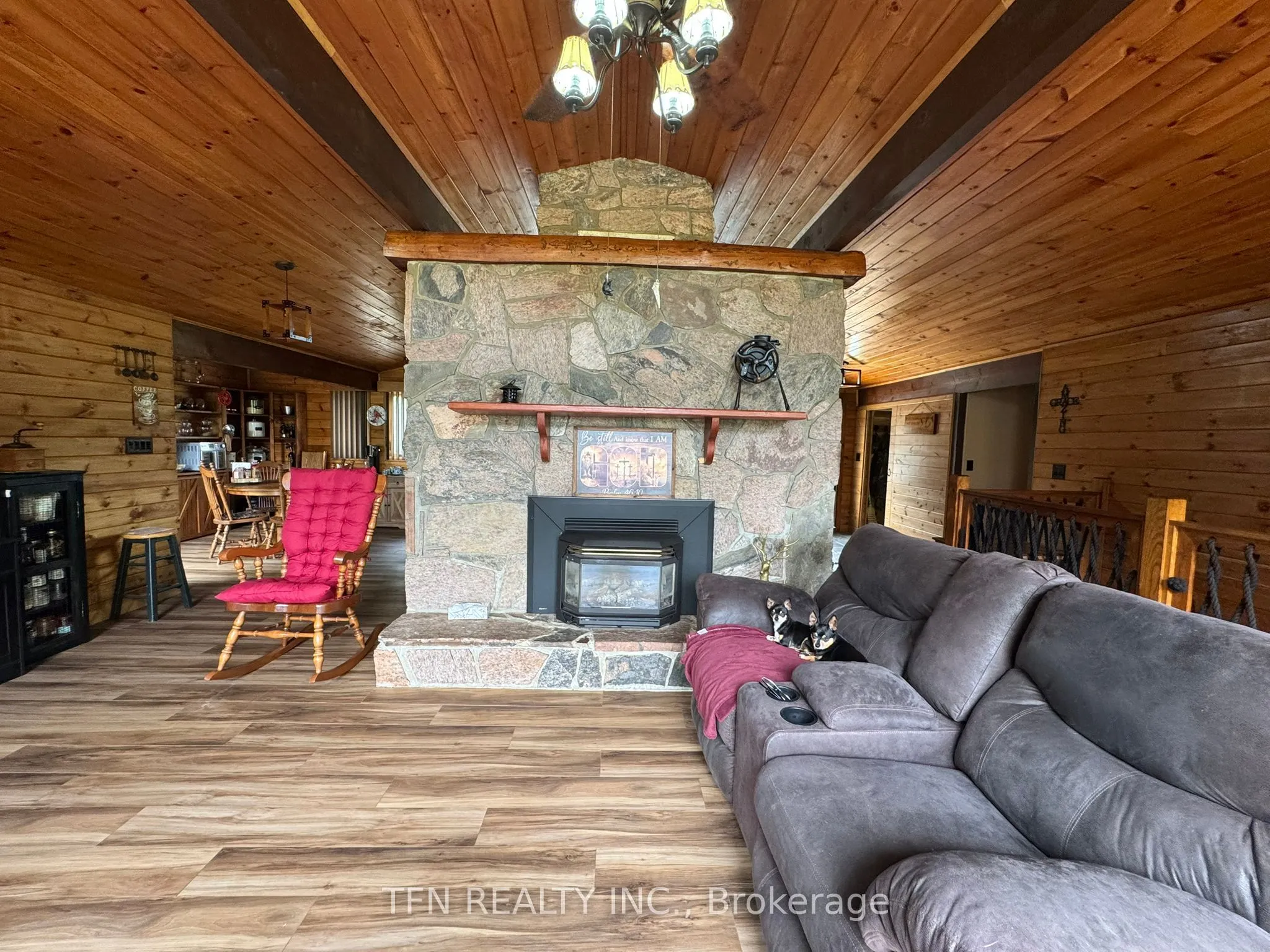 110 Machar Strong Boundary Road W