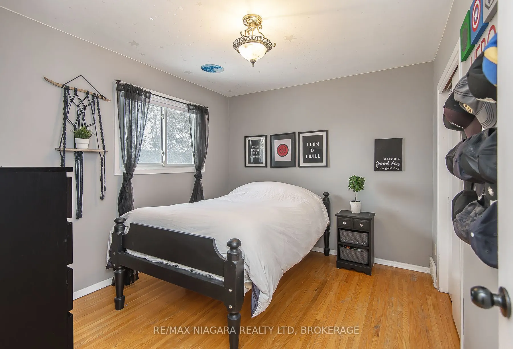 5 Glen Avenue