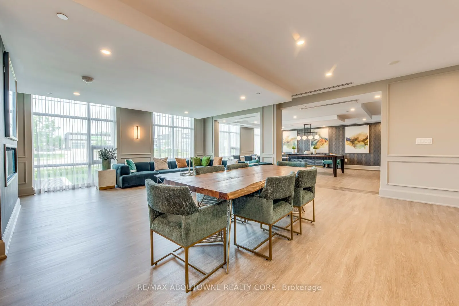 470 Dundas Street E, #429