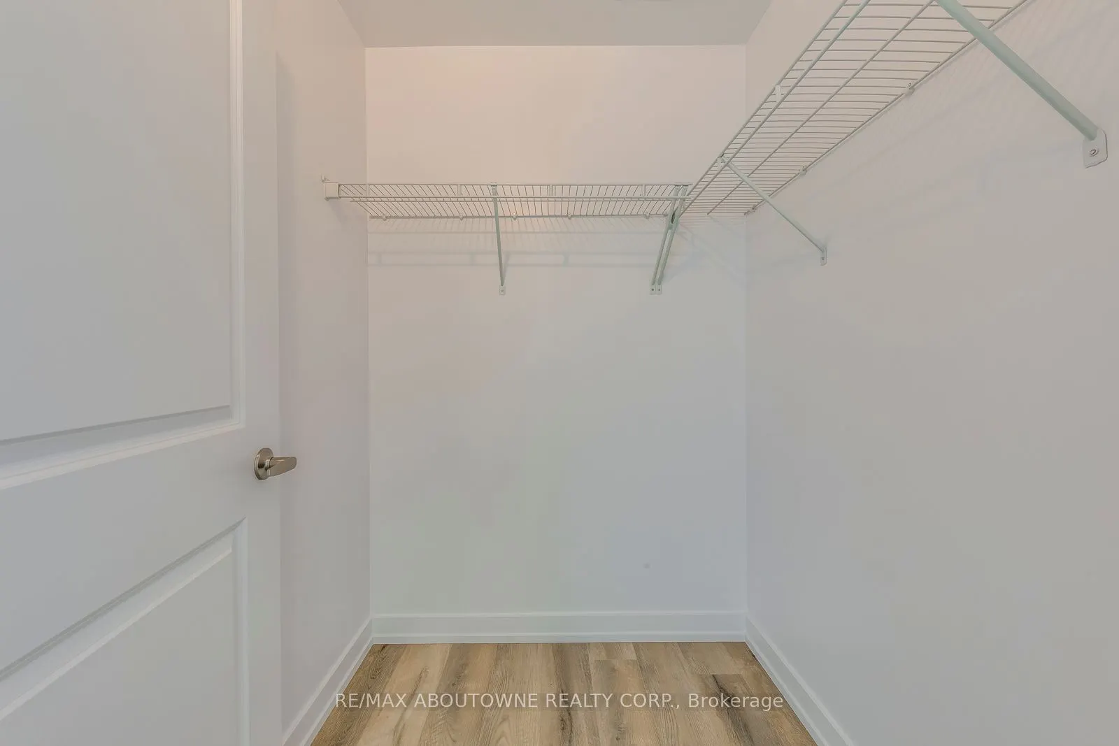 470 Dundas Street E, #429