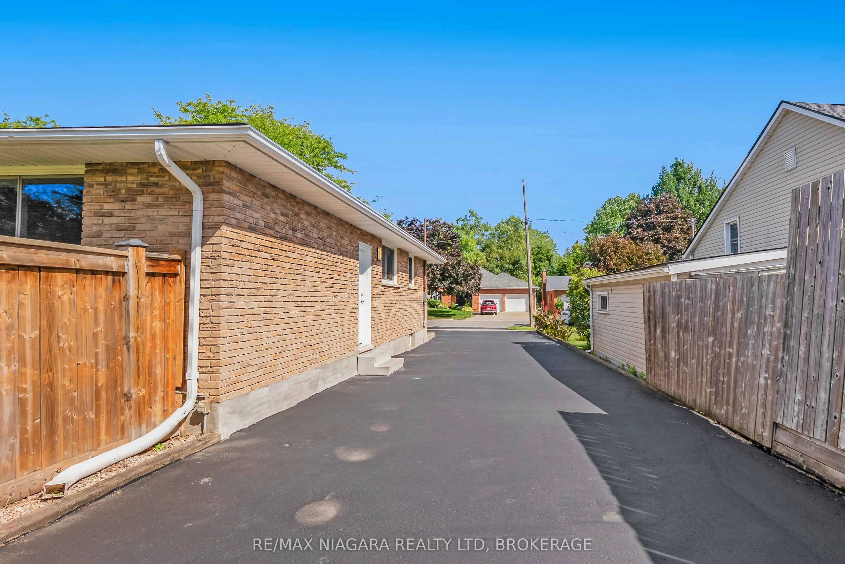 6160 Church's Lane