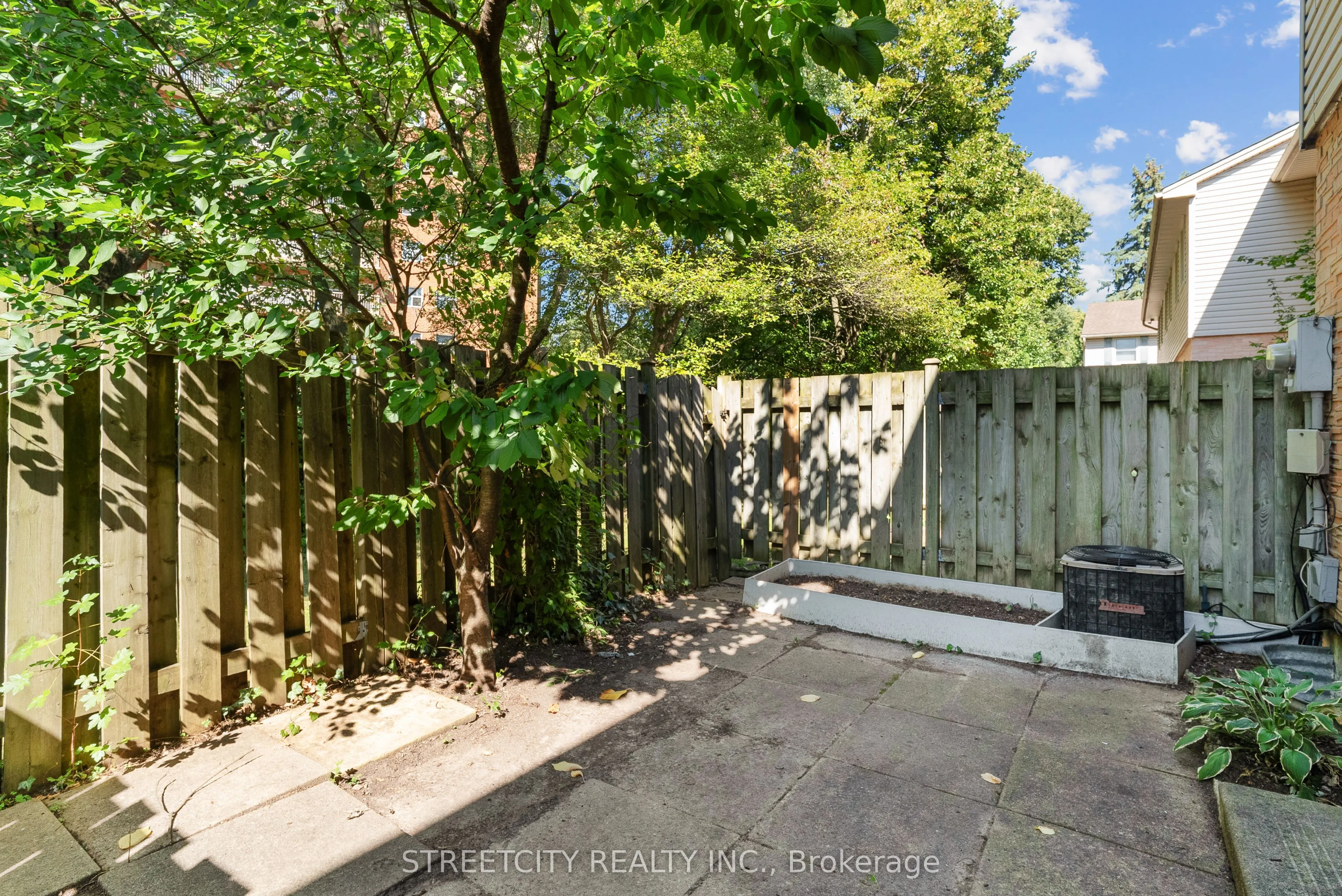1247 Huron Street, #81