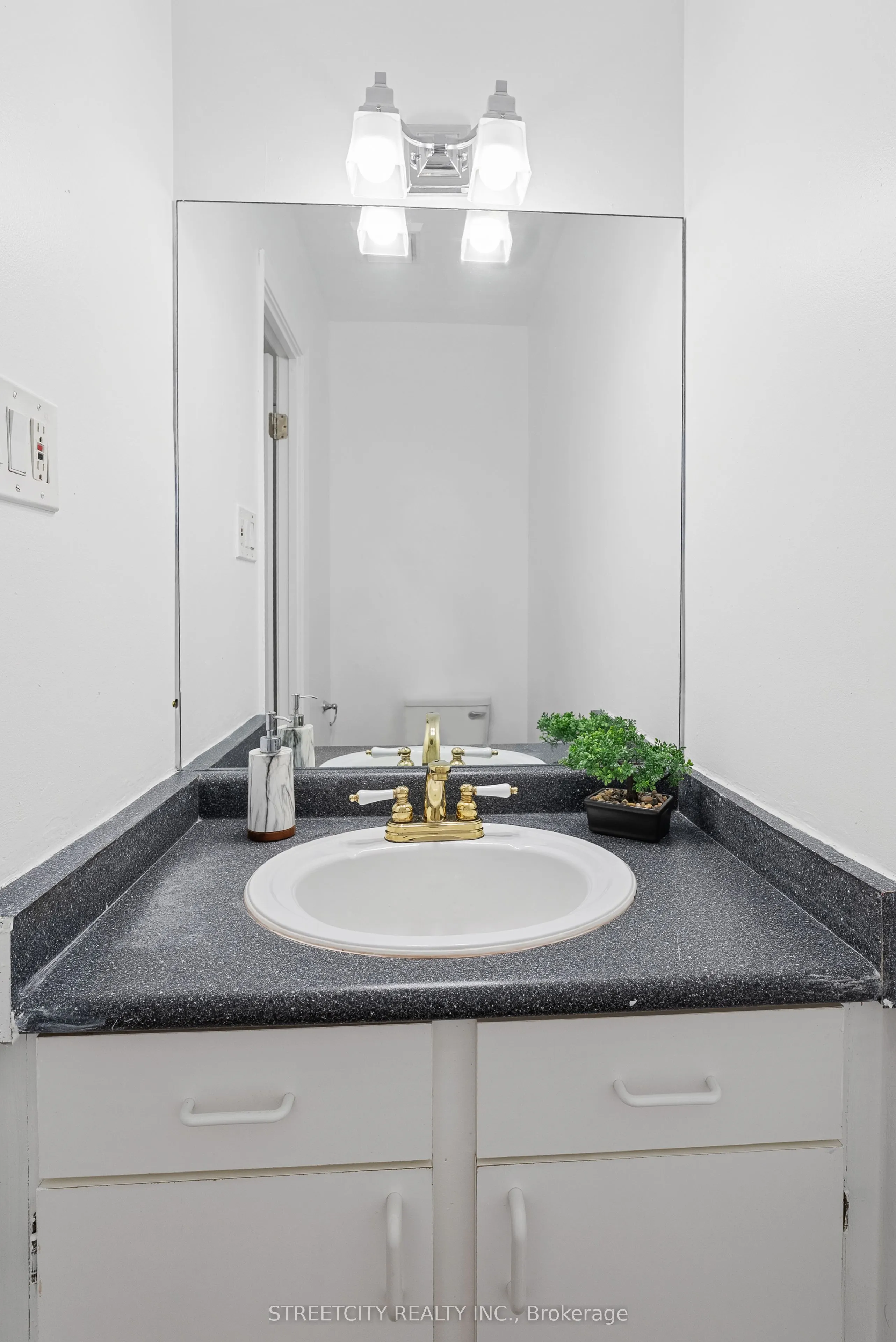 1247 Huron Street, #81